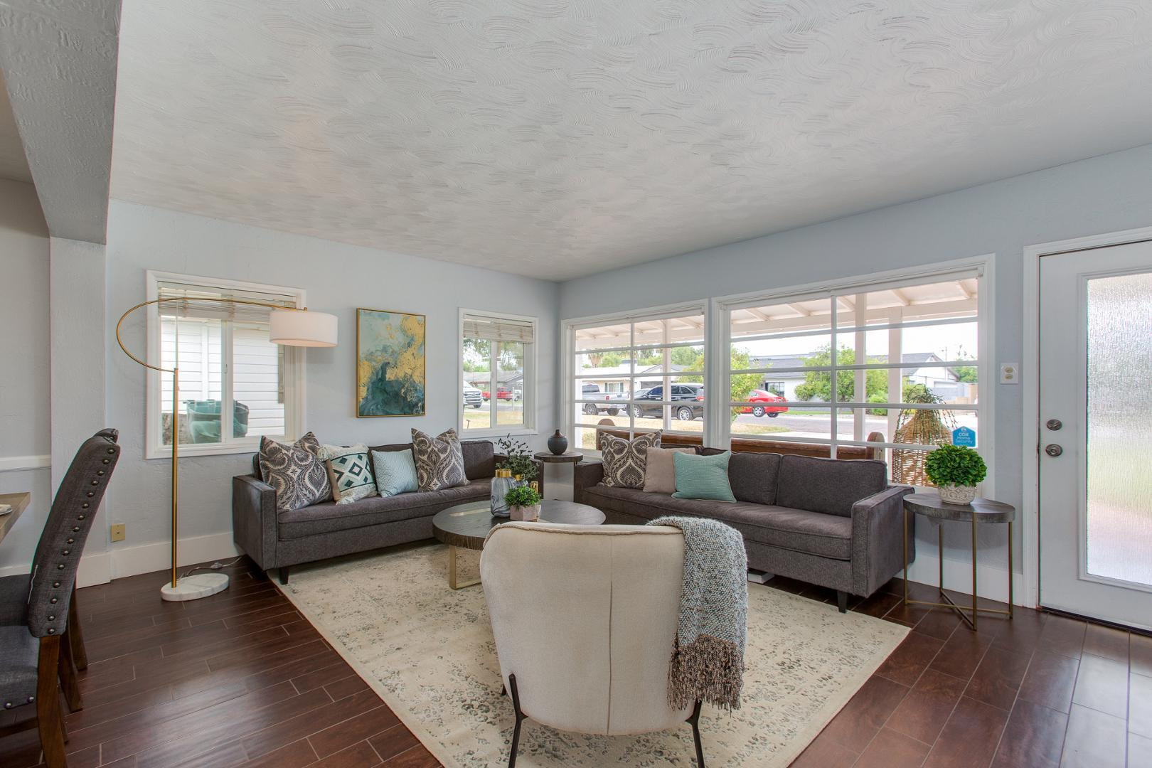 510 E Belmont Avenue