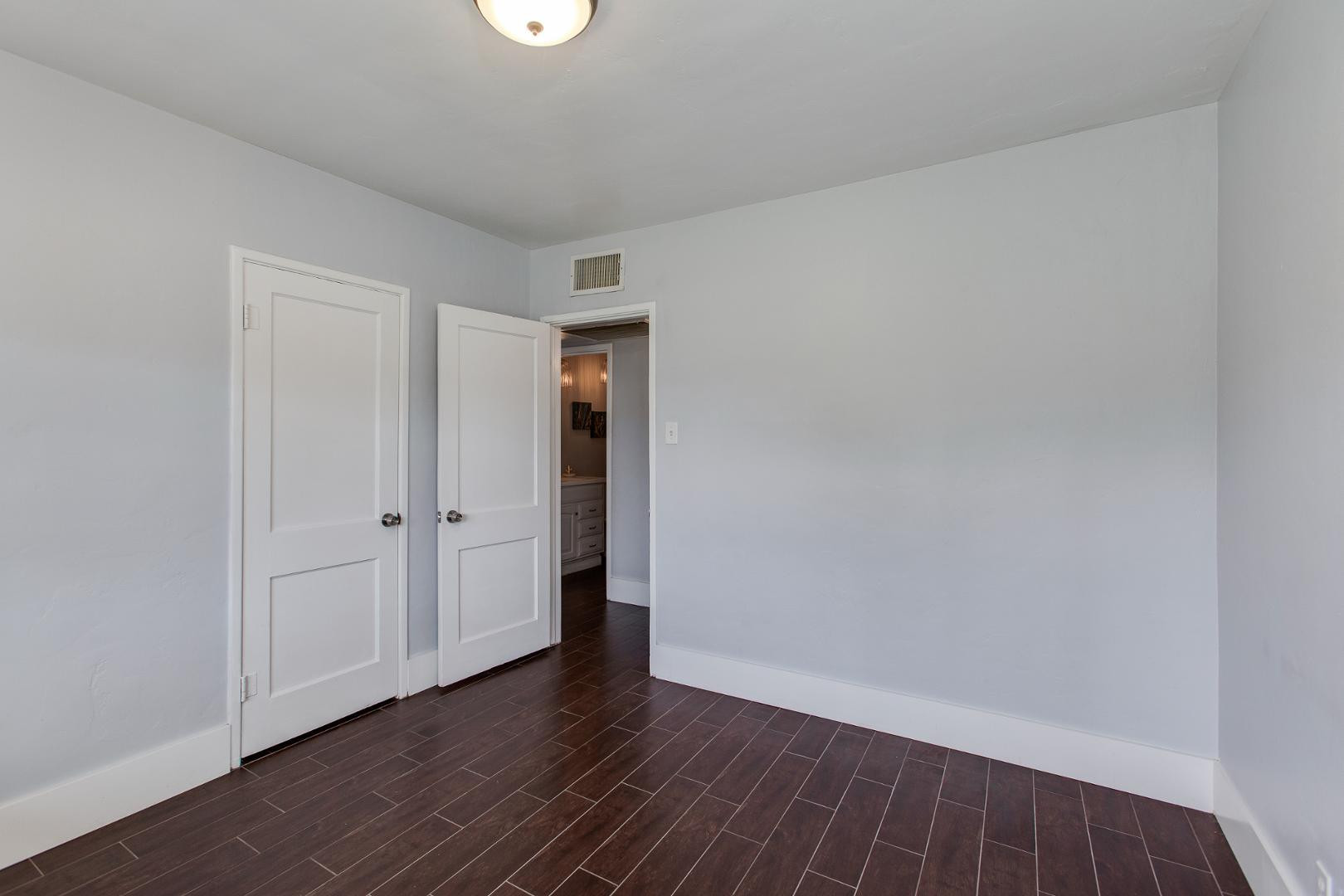 510 E Belmont Avenue