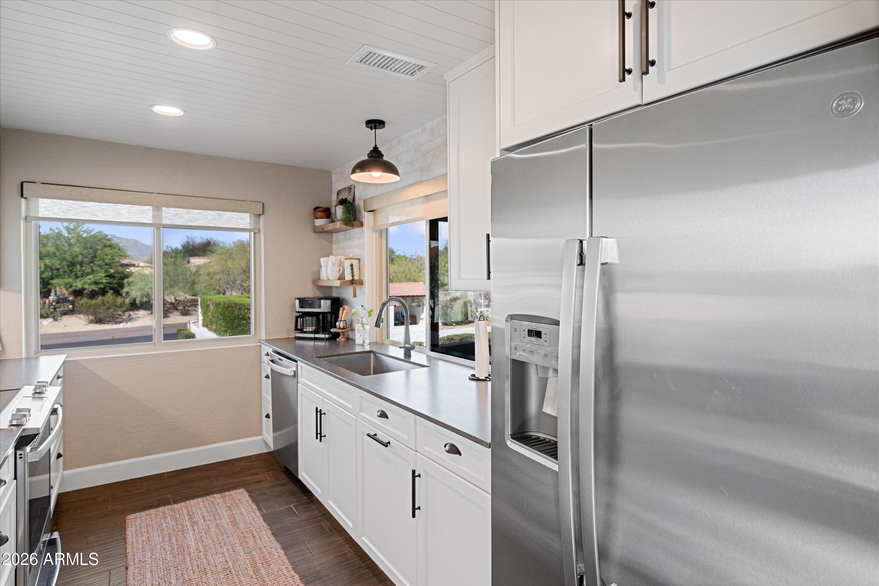 7501 E HAPPY HOLLOW Drive 5