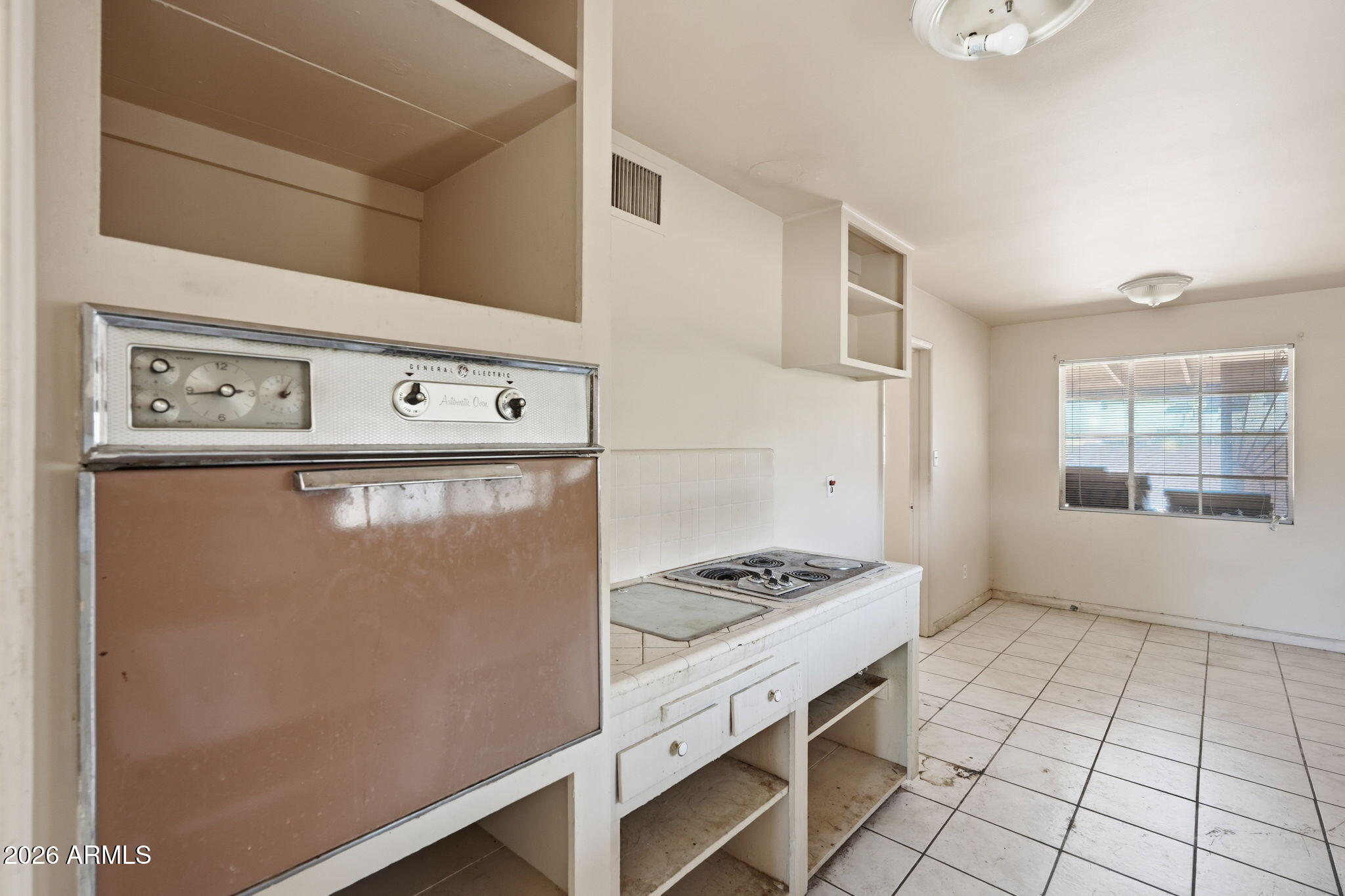 2743 W Ocotillo Road