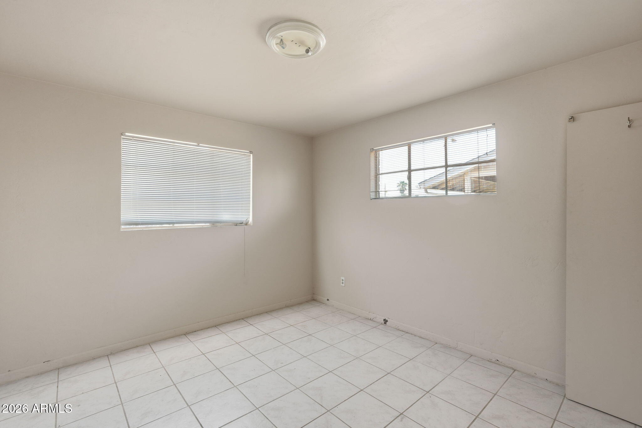 2743 W Ocotillo Road