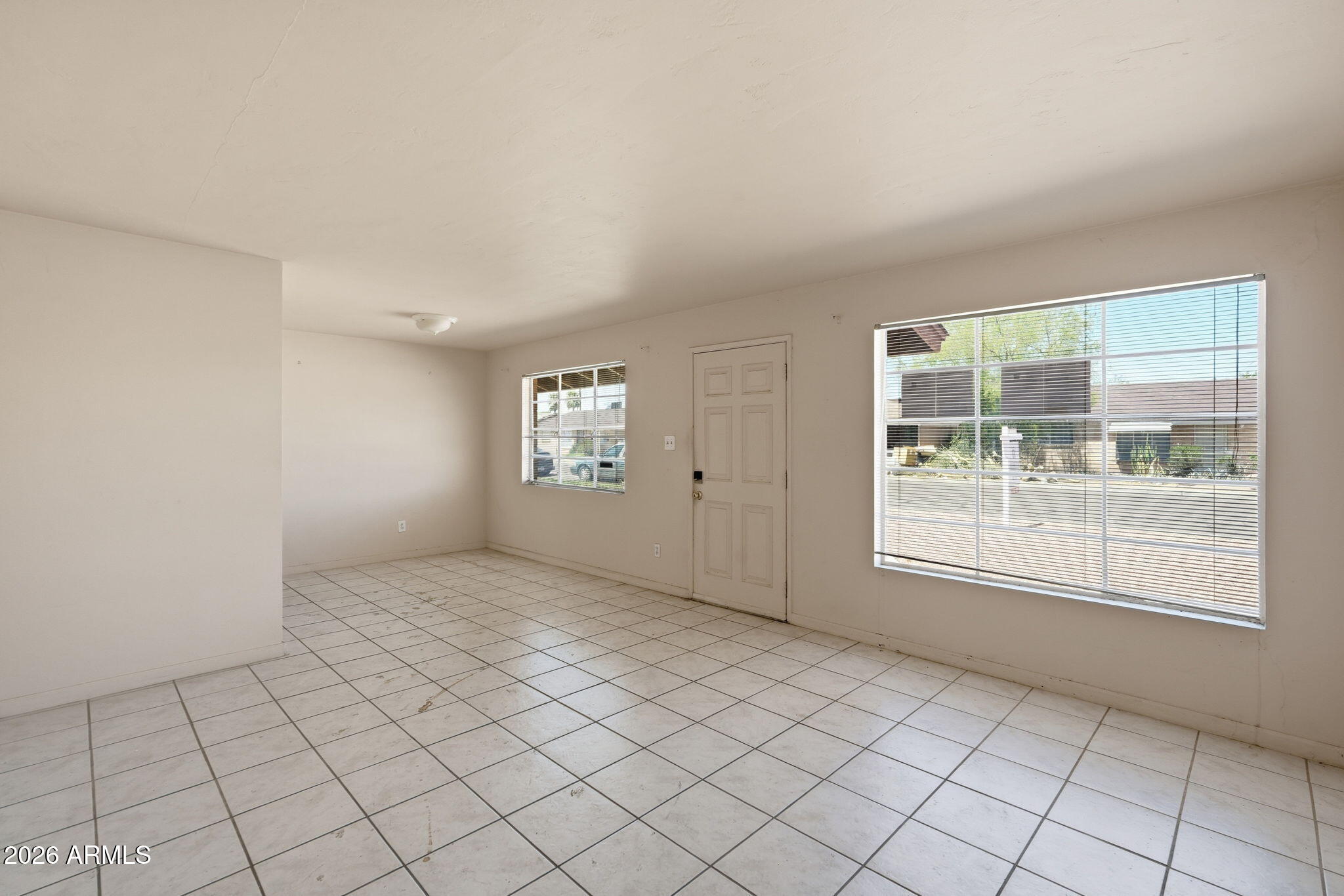 2743 W Ocotillo Road