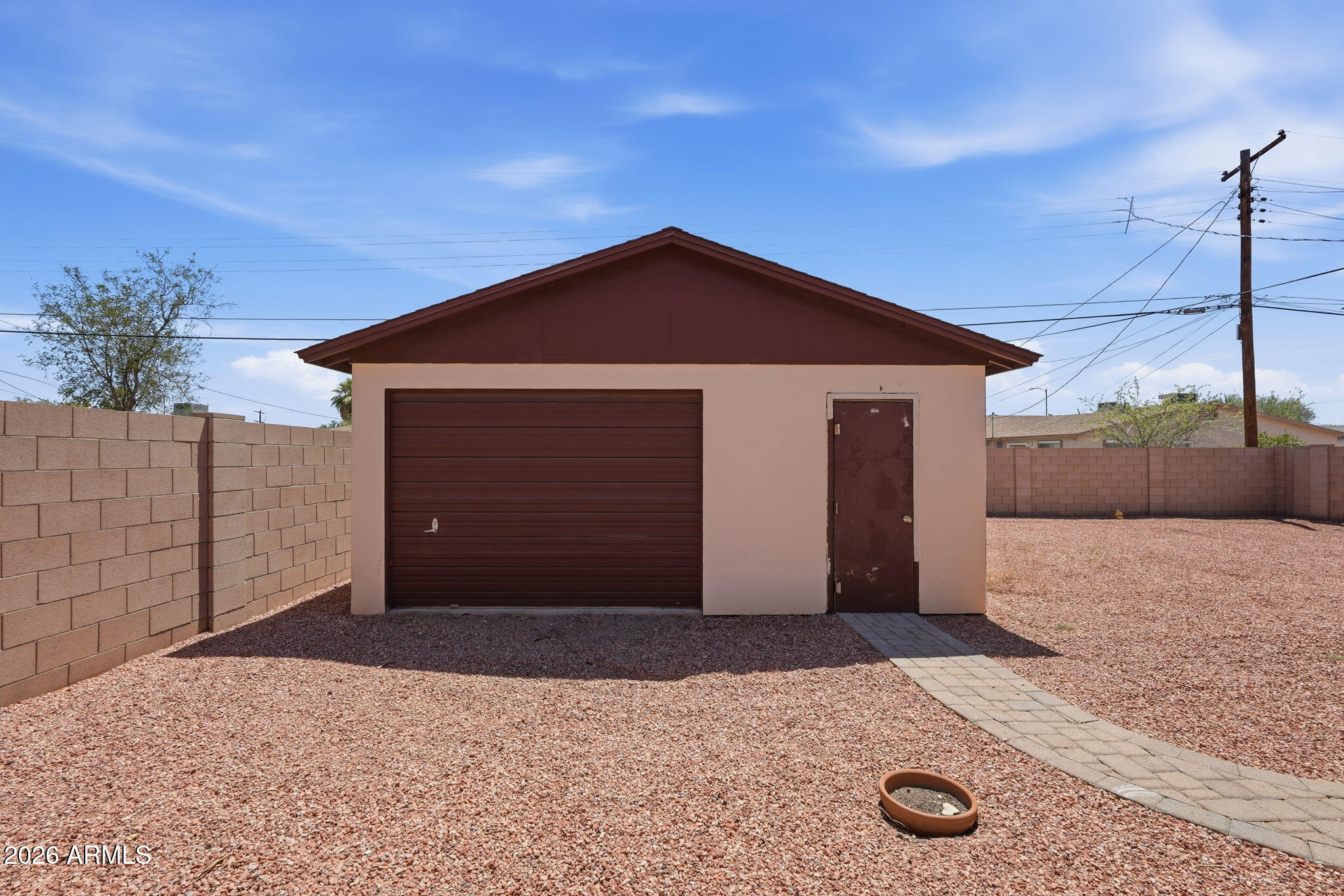 2743 W Ocotillo Road
