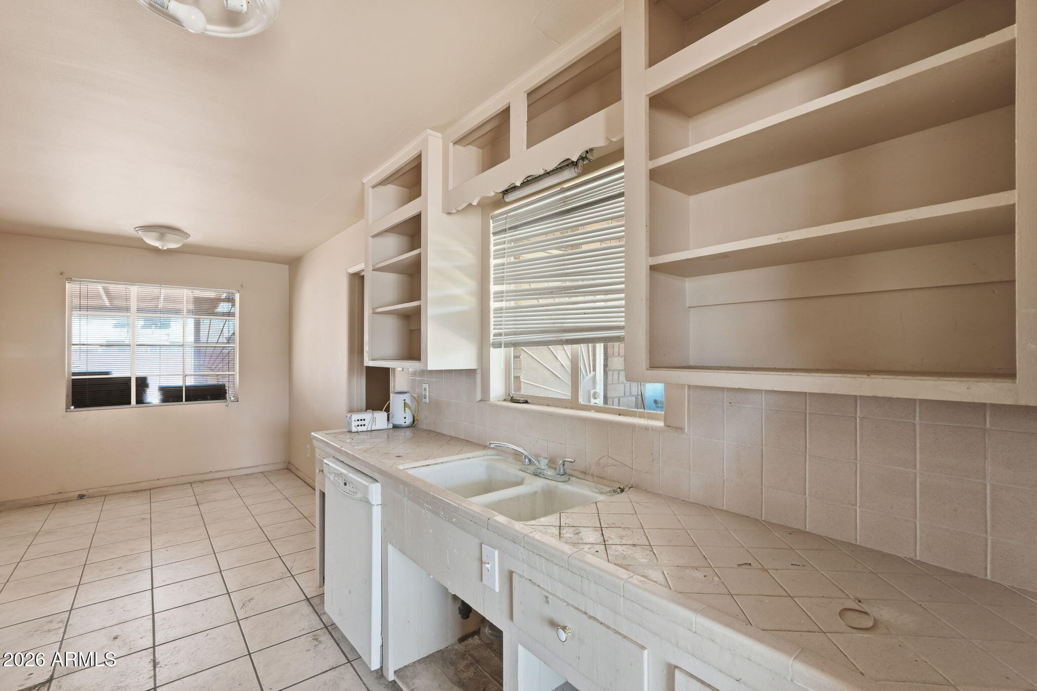 2743 W Ocotillo Road