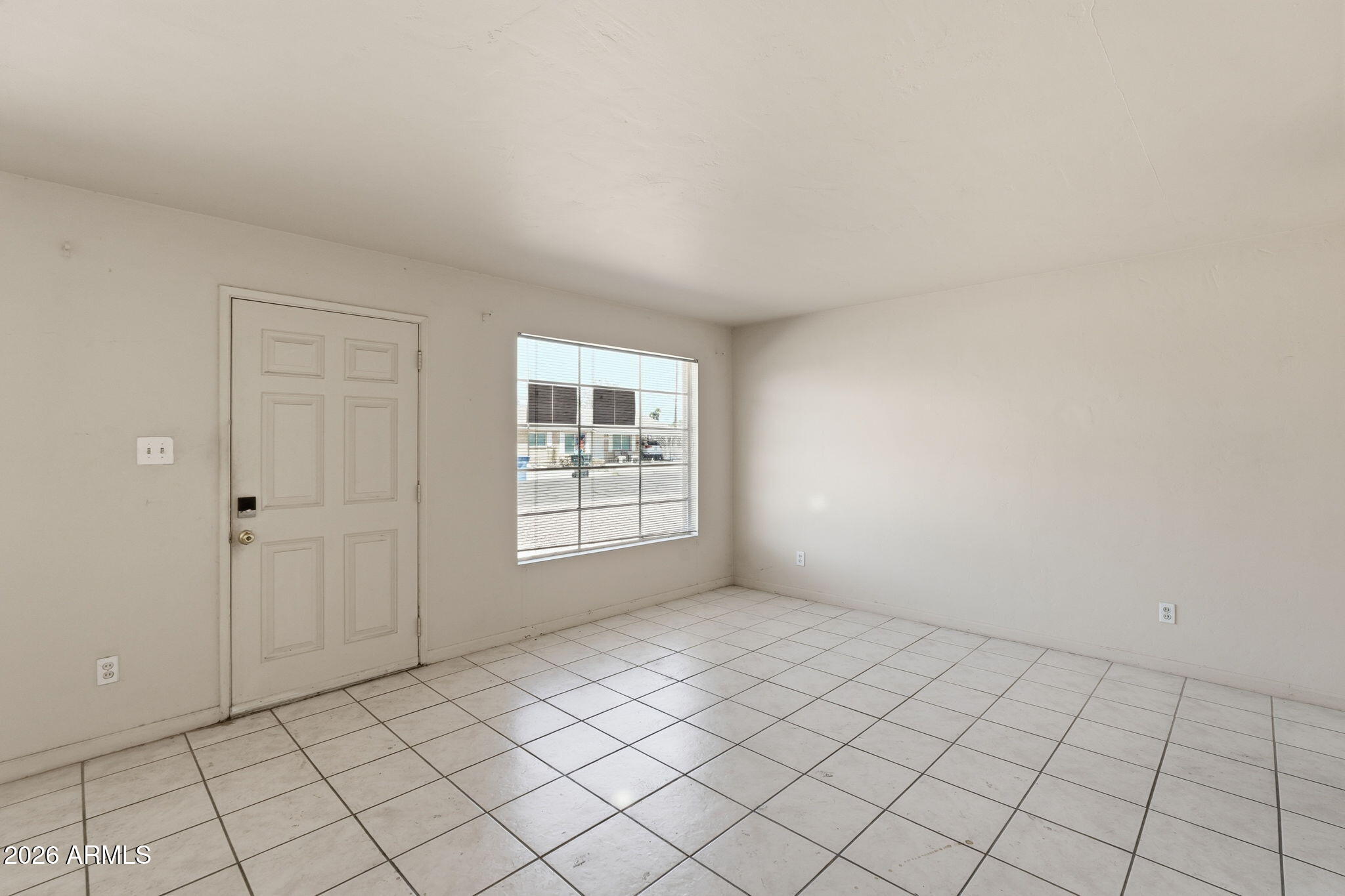 2743 W Ocotillo Road