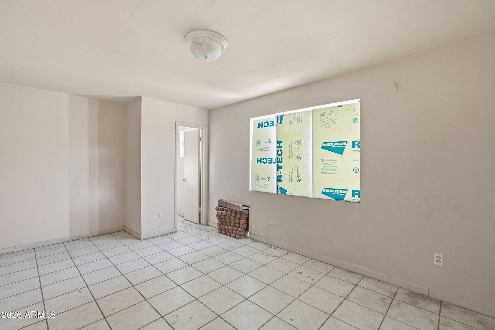 2743 W Ocotillo Road