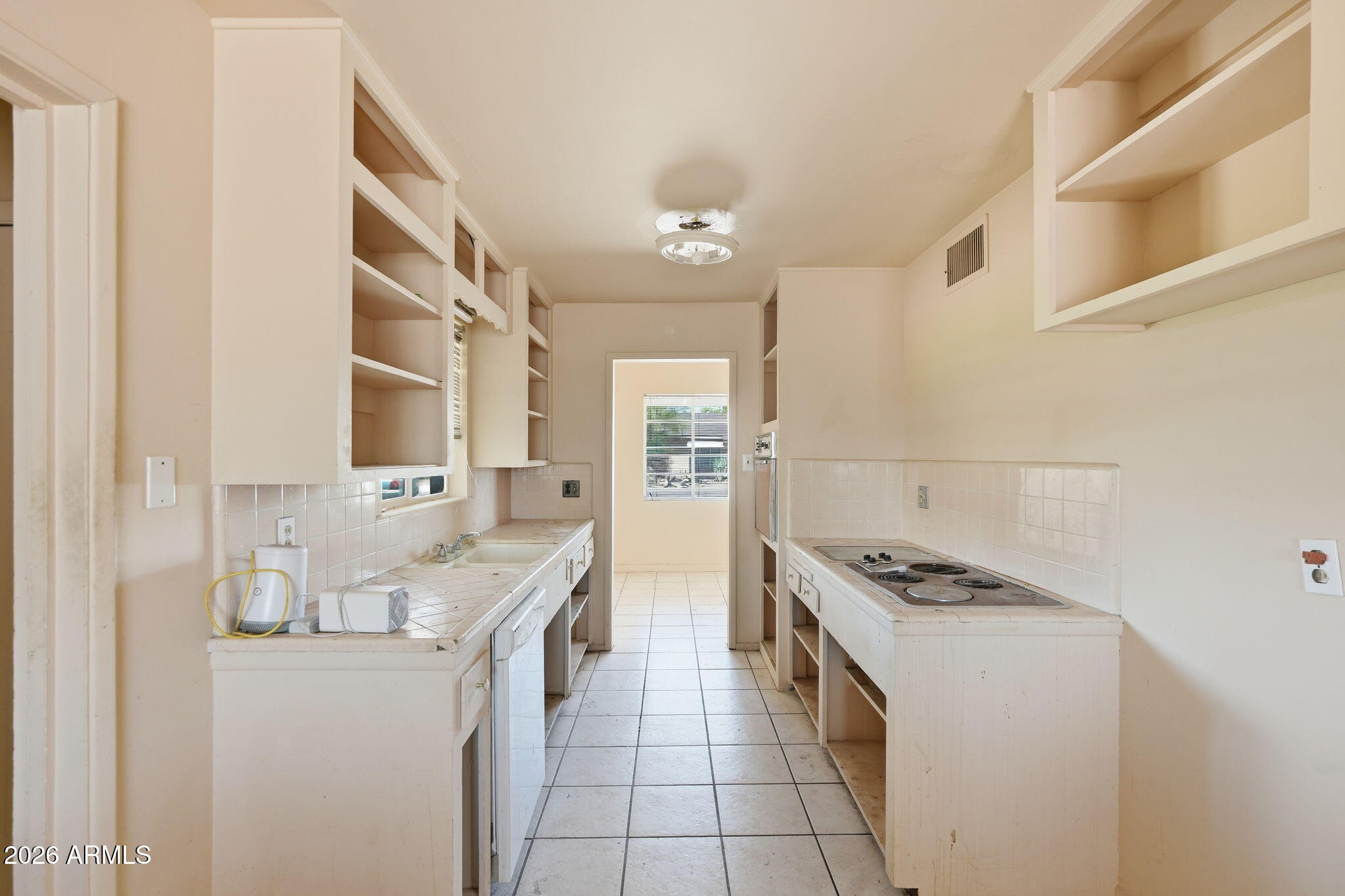 2743 W Ocotillo Road