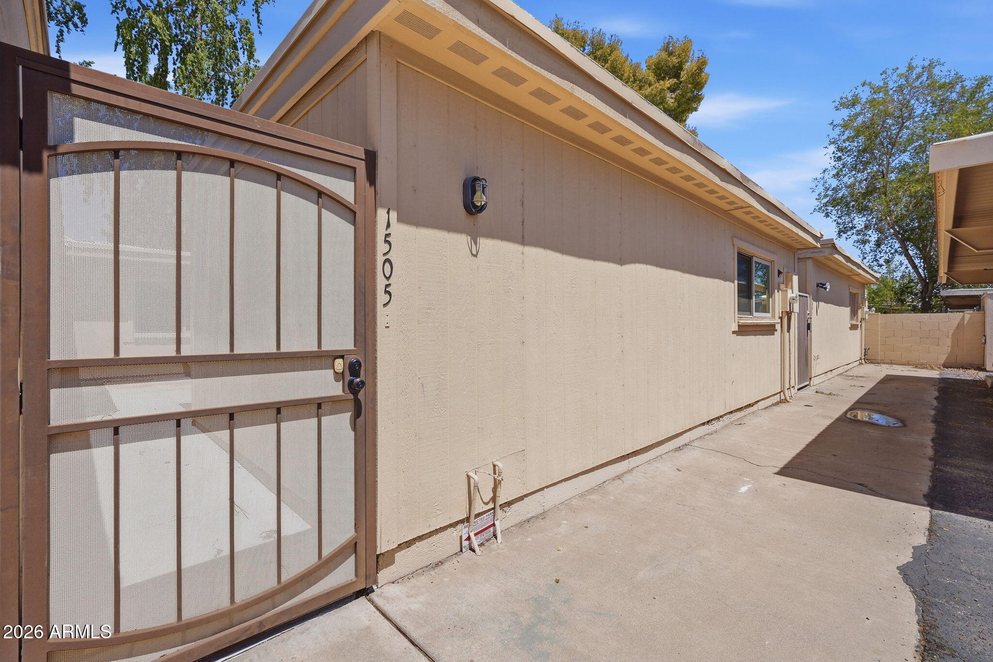 1505 E SOUTHERN Avenue