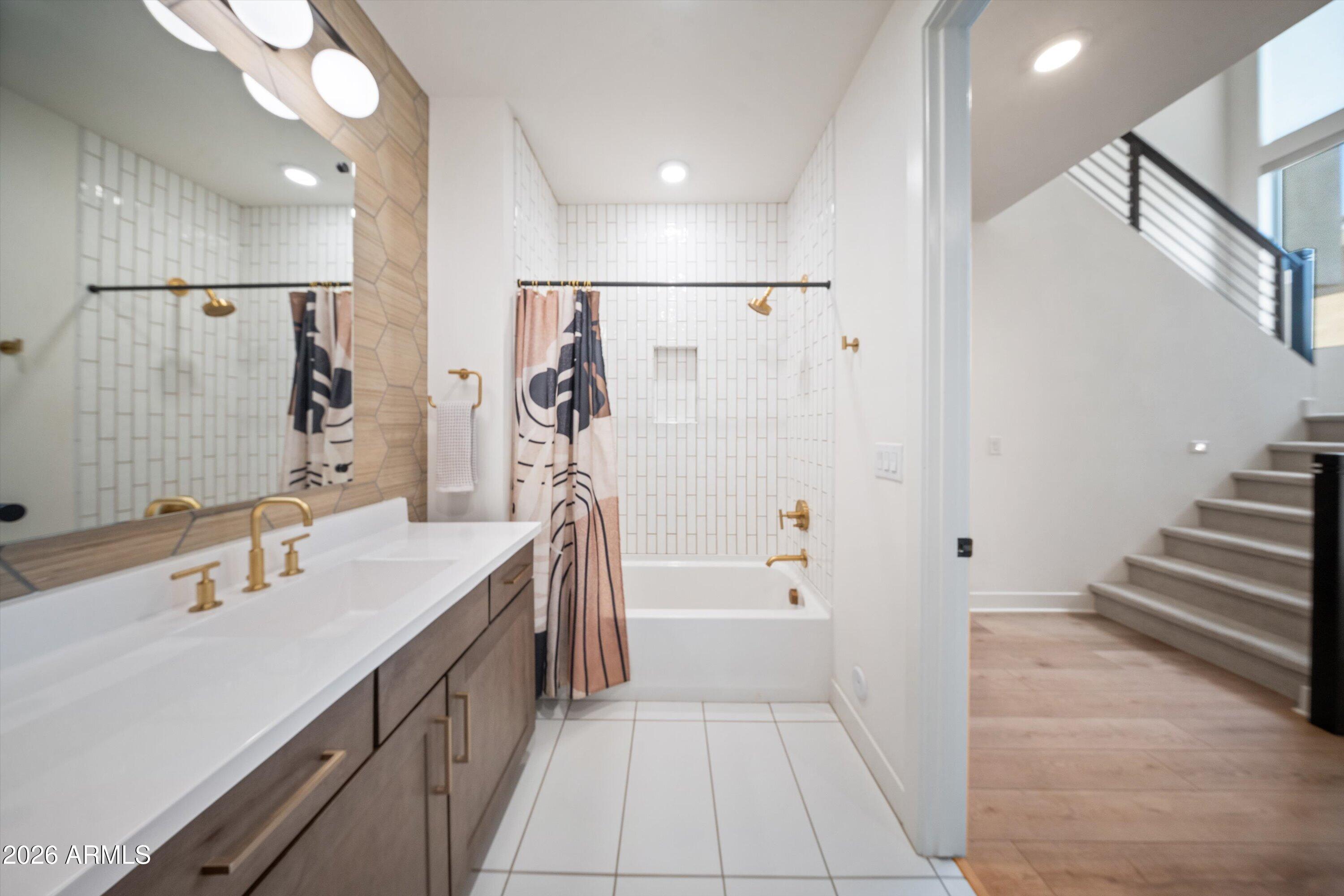 2121 W Sonoran Desert Drive 42