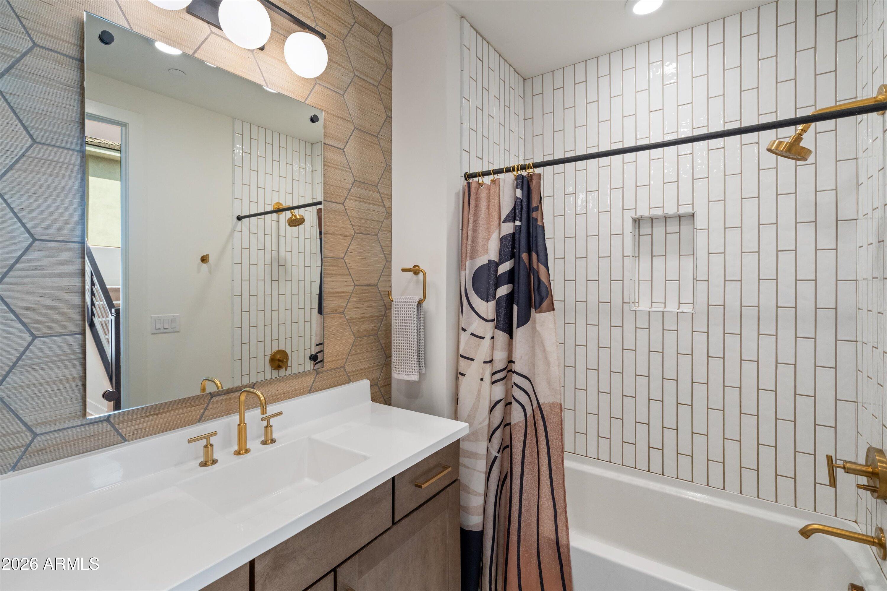 2121 W Sonoran Desert Drive 42