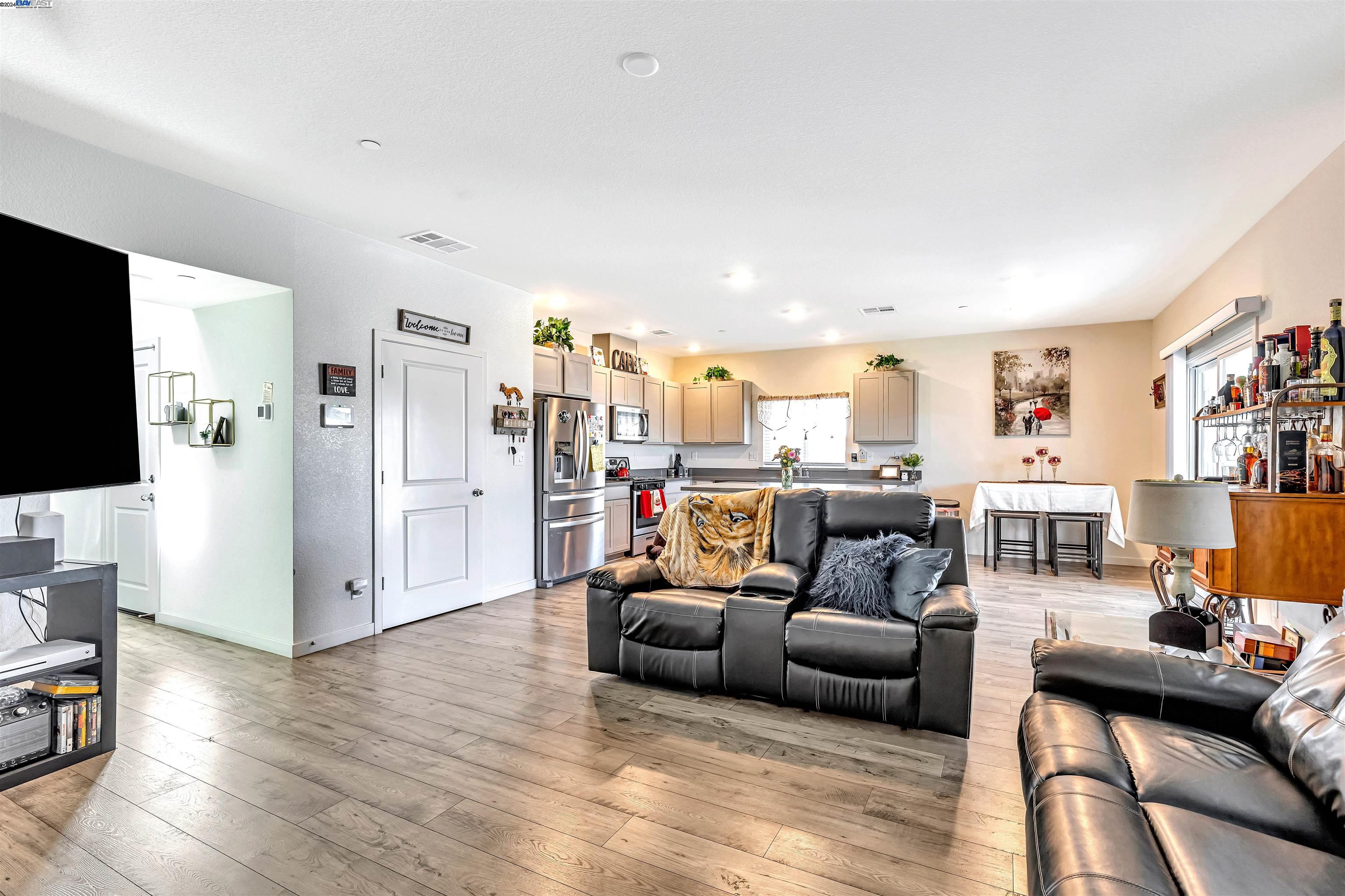 1298 S Osprey Ct