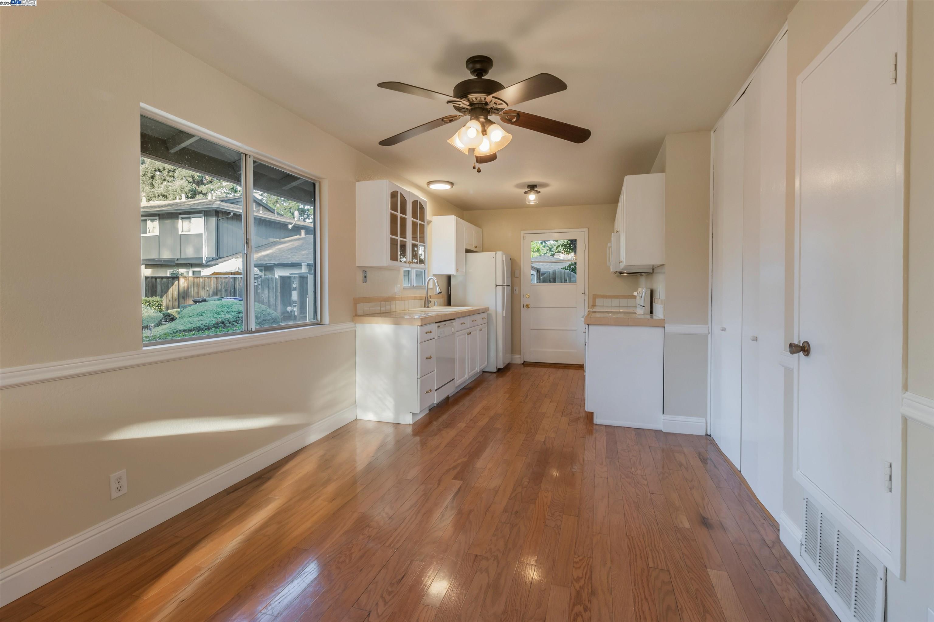 3747 Oxford Cmn