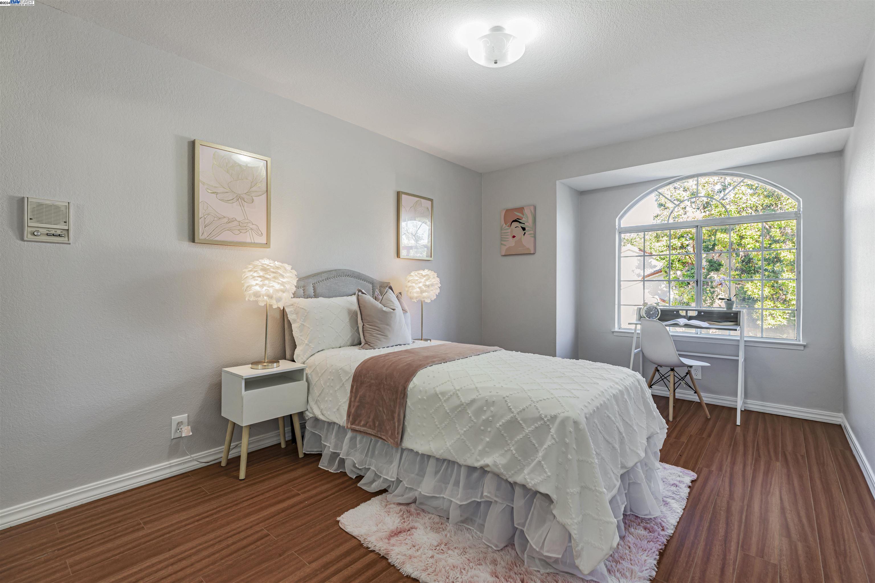 2072 Calle Mesa Alta