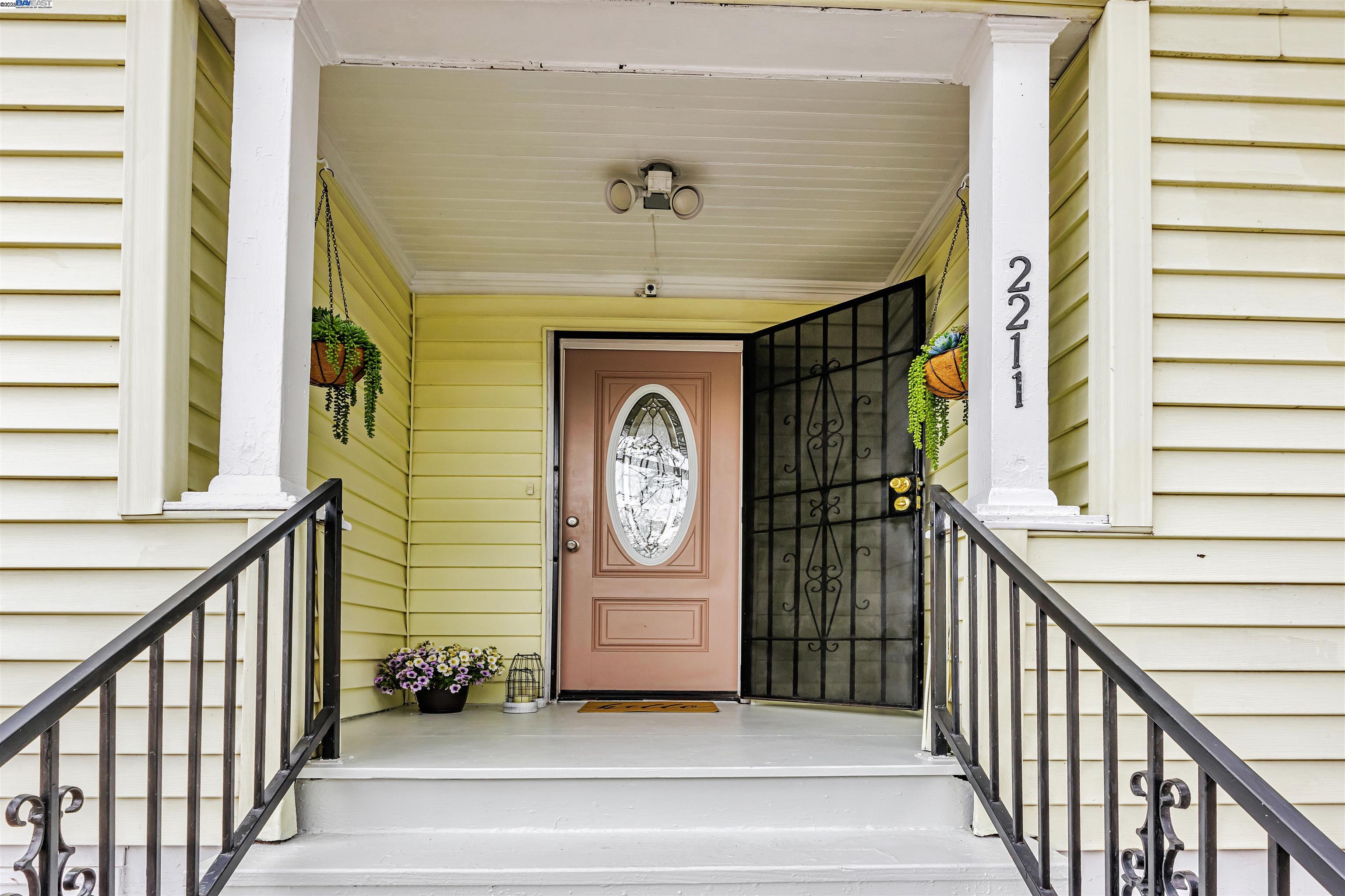 2211 24Th Ave