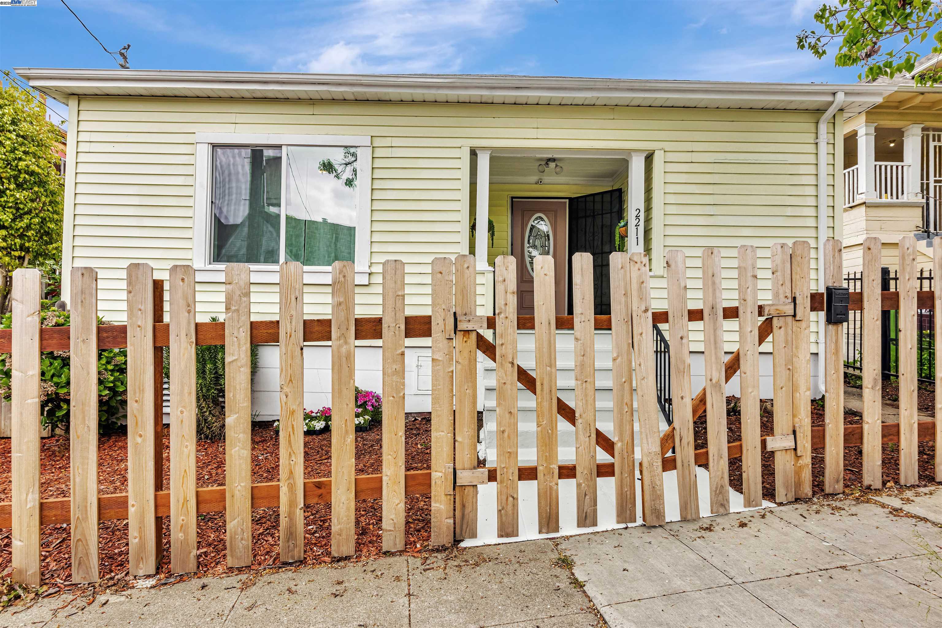 2211 24Th Ave