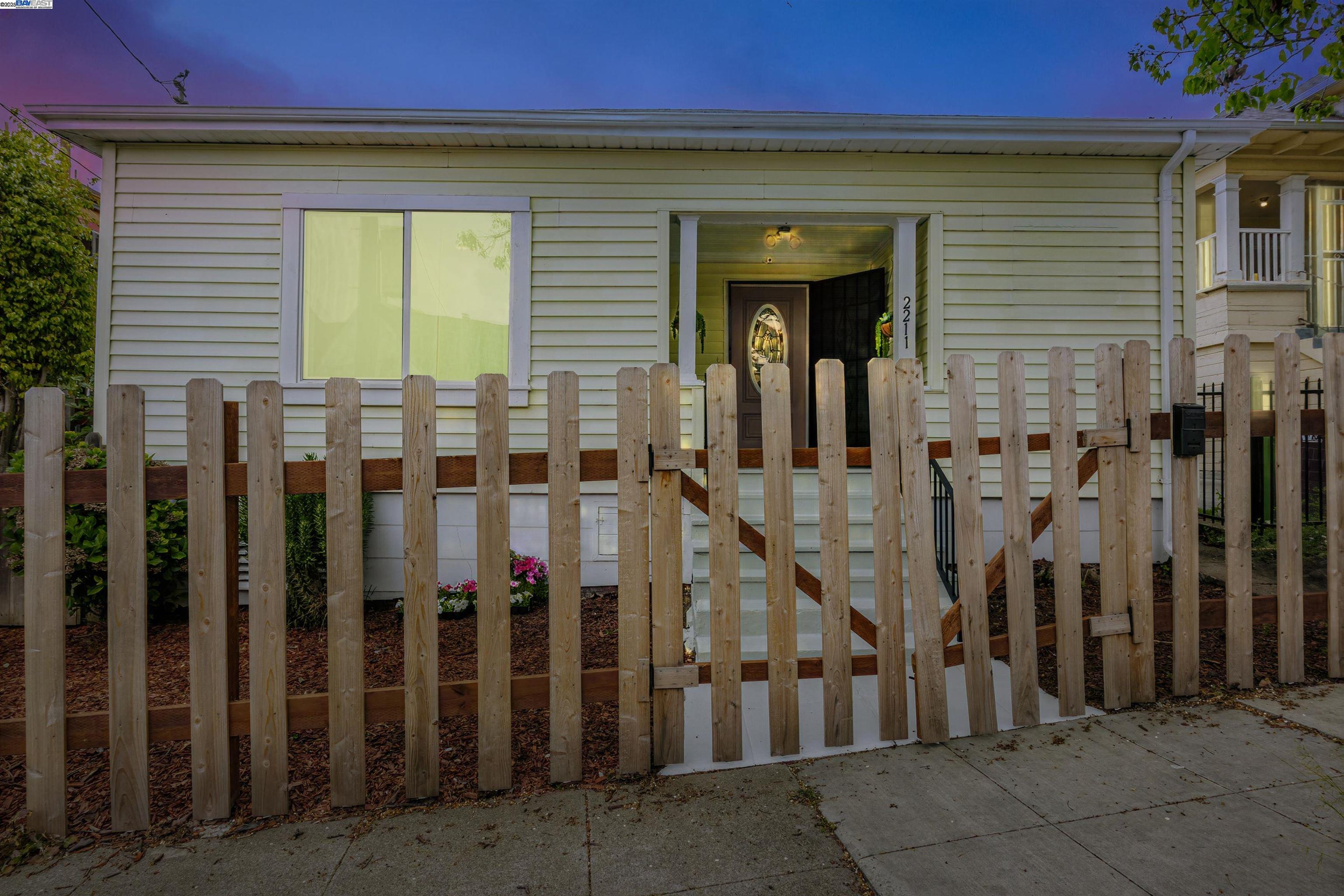 2211 24Th Ave