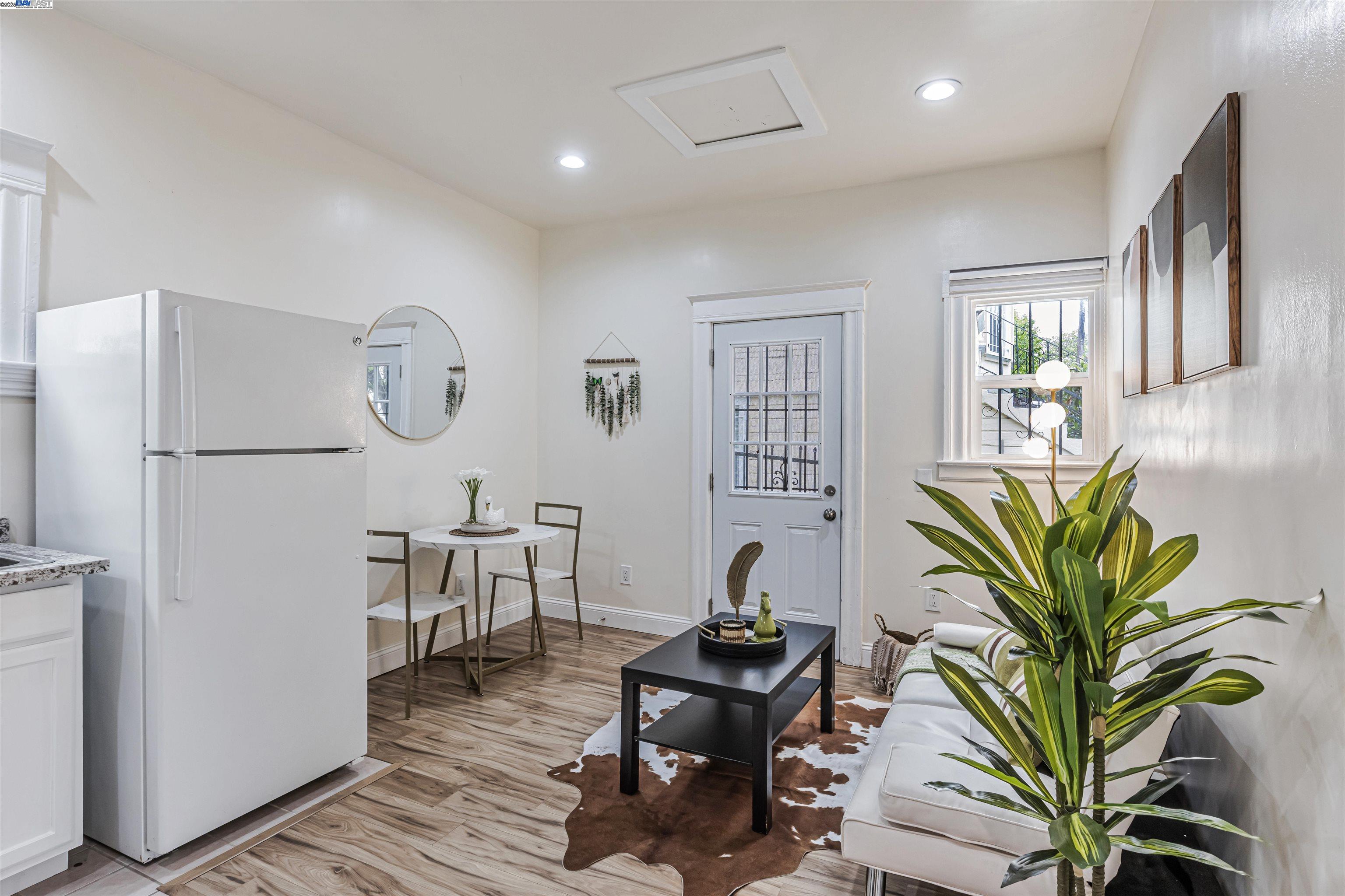2211 24Th Ave