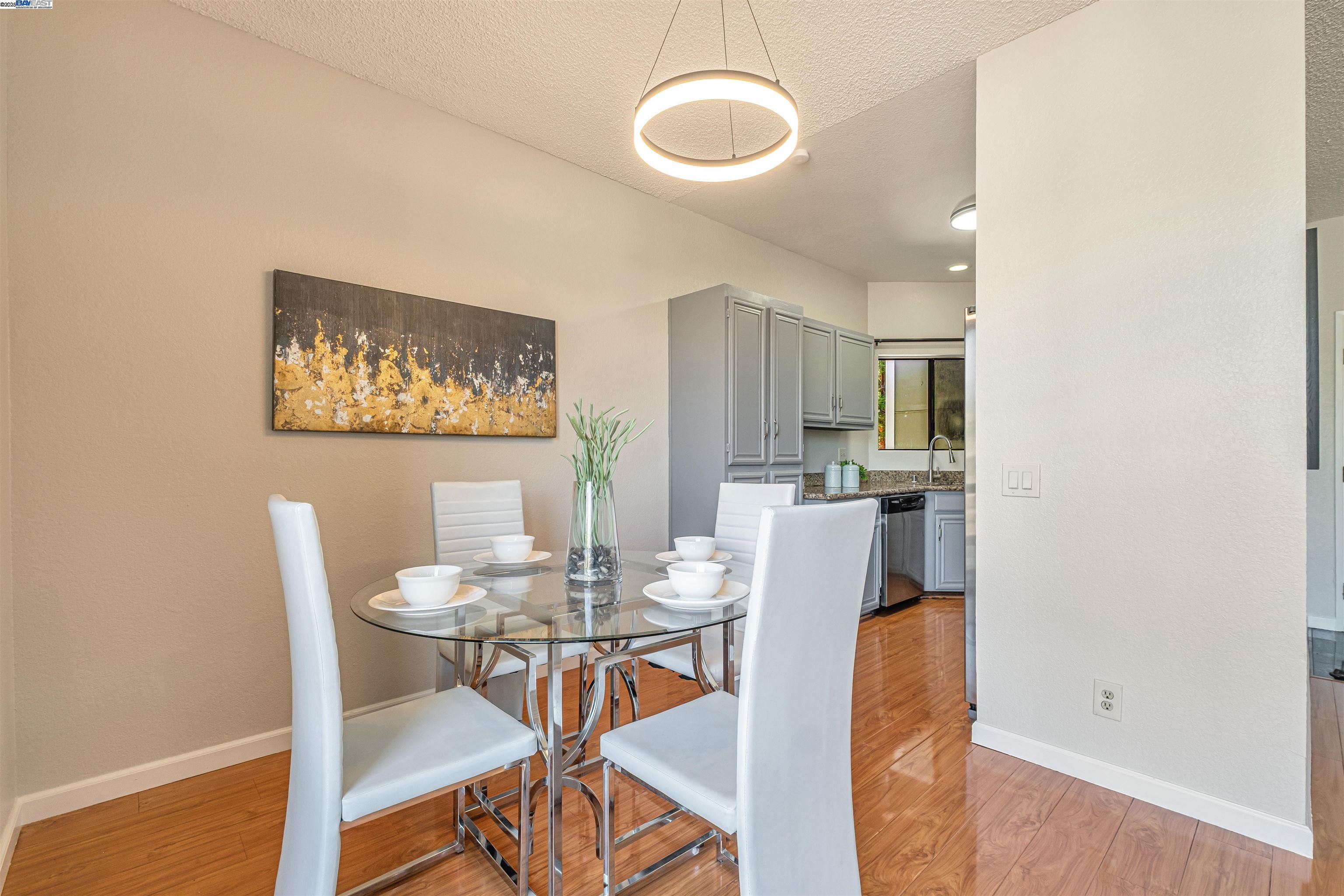 3402 Pinewood Ter # 211