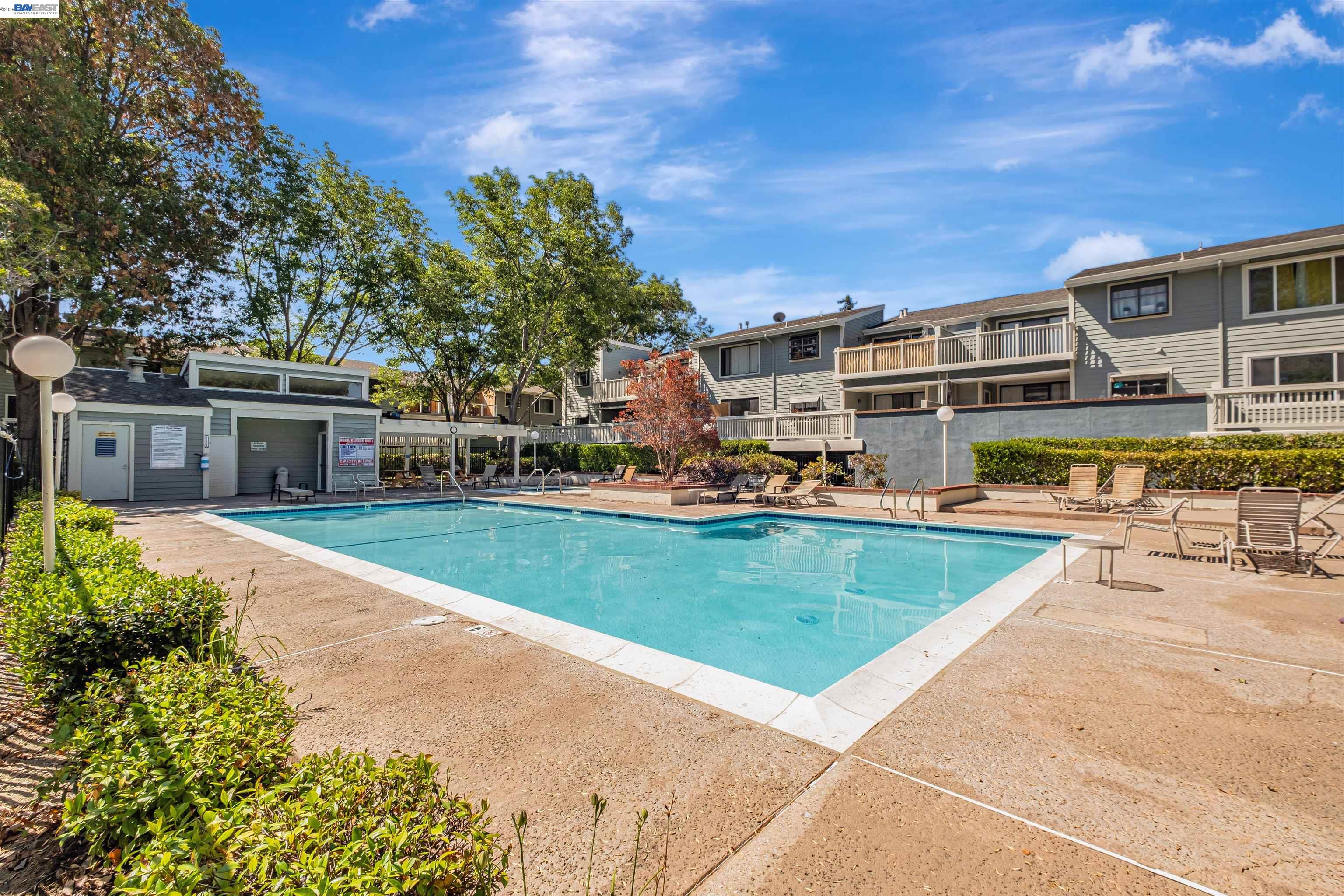 3402 Pinewood Ter # 211