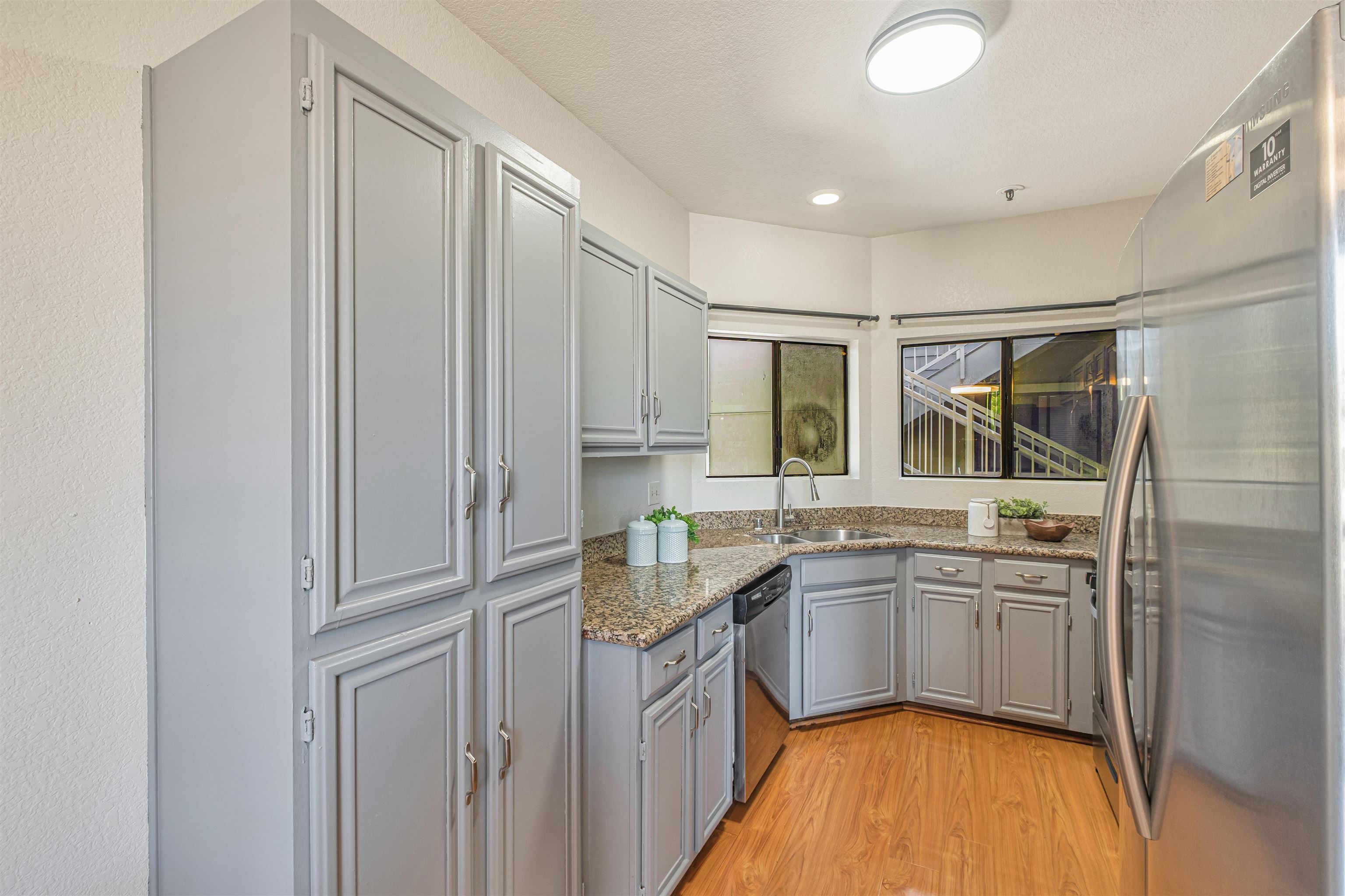 3402 Pinewood Ter # 211