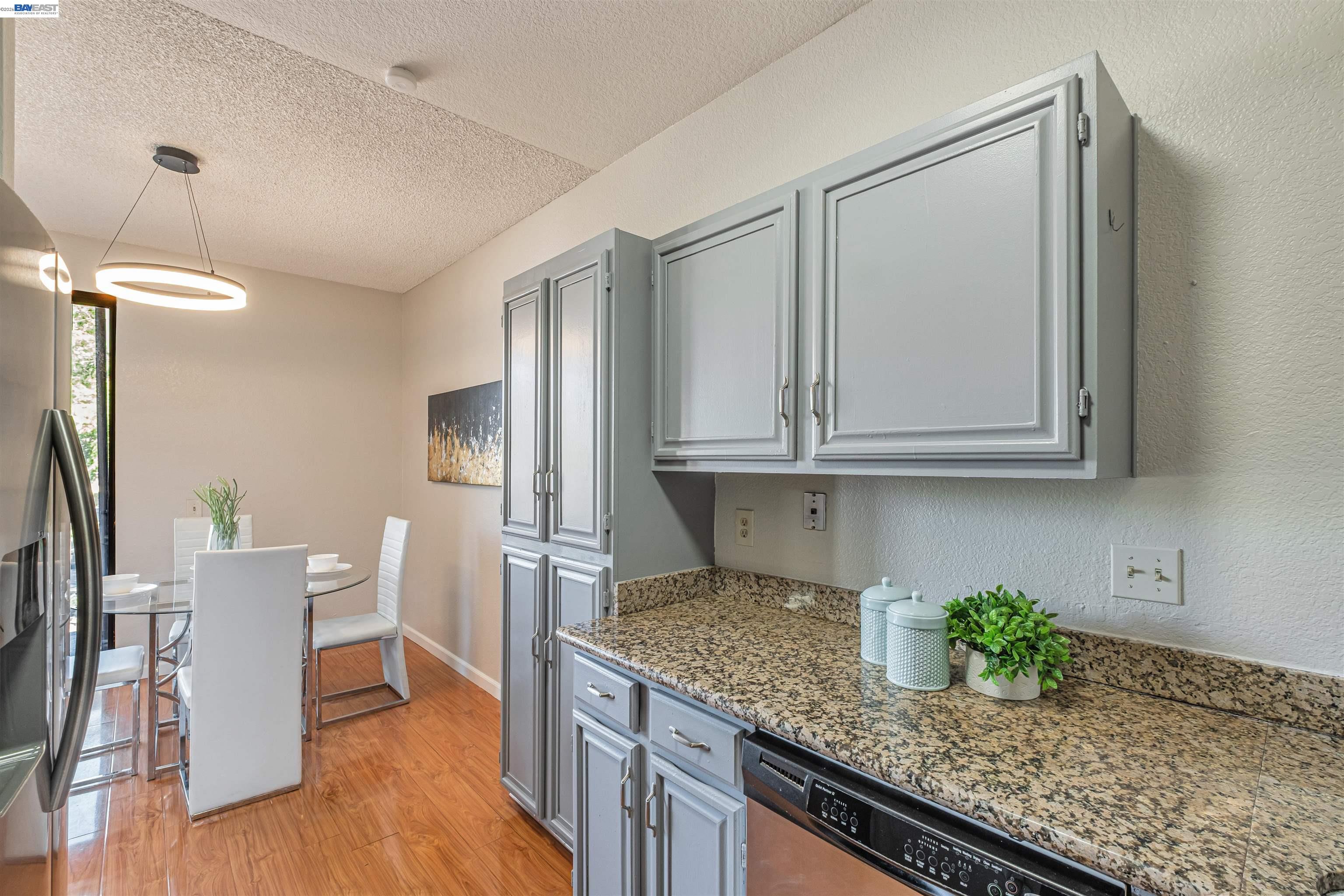 3402 Pinewood Ter # 211