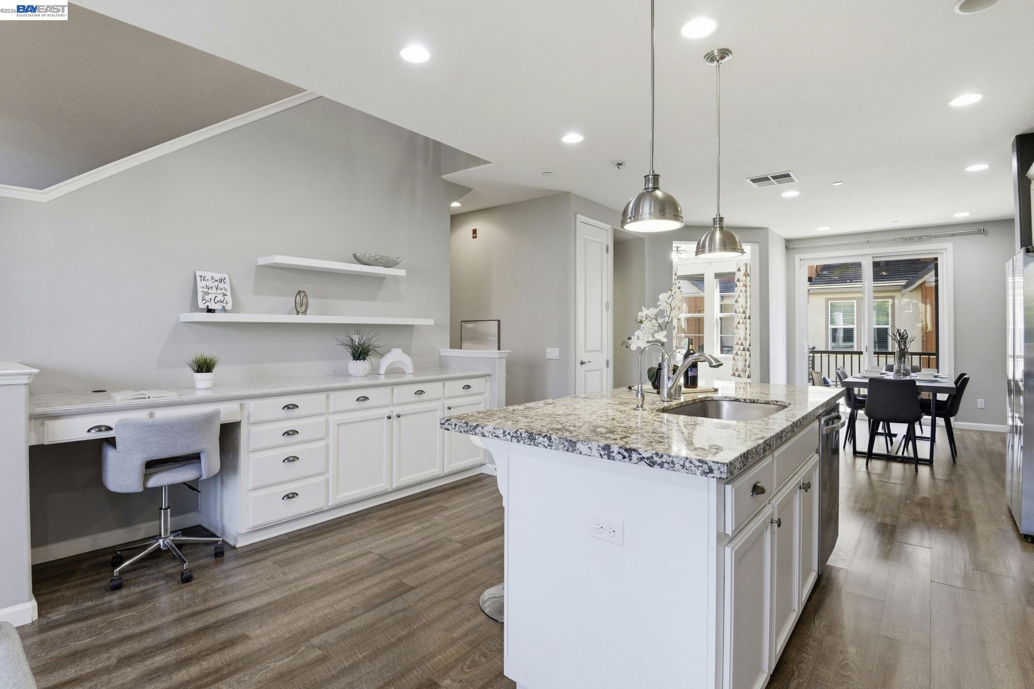 2332 Carbondale Way