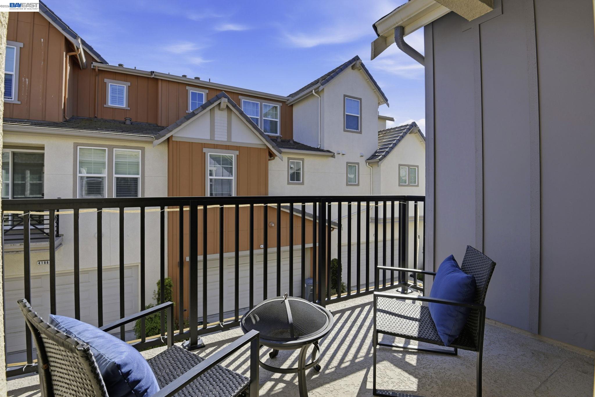 2332 Carbondale Way