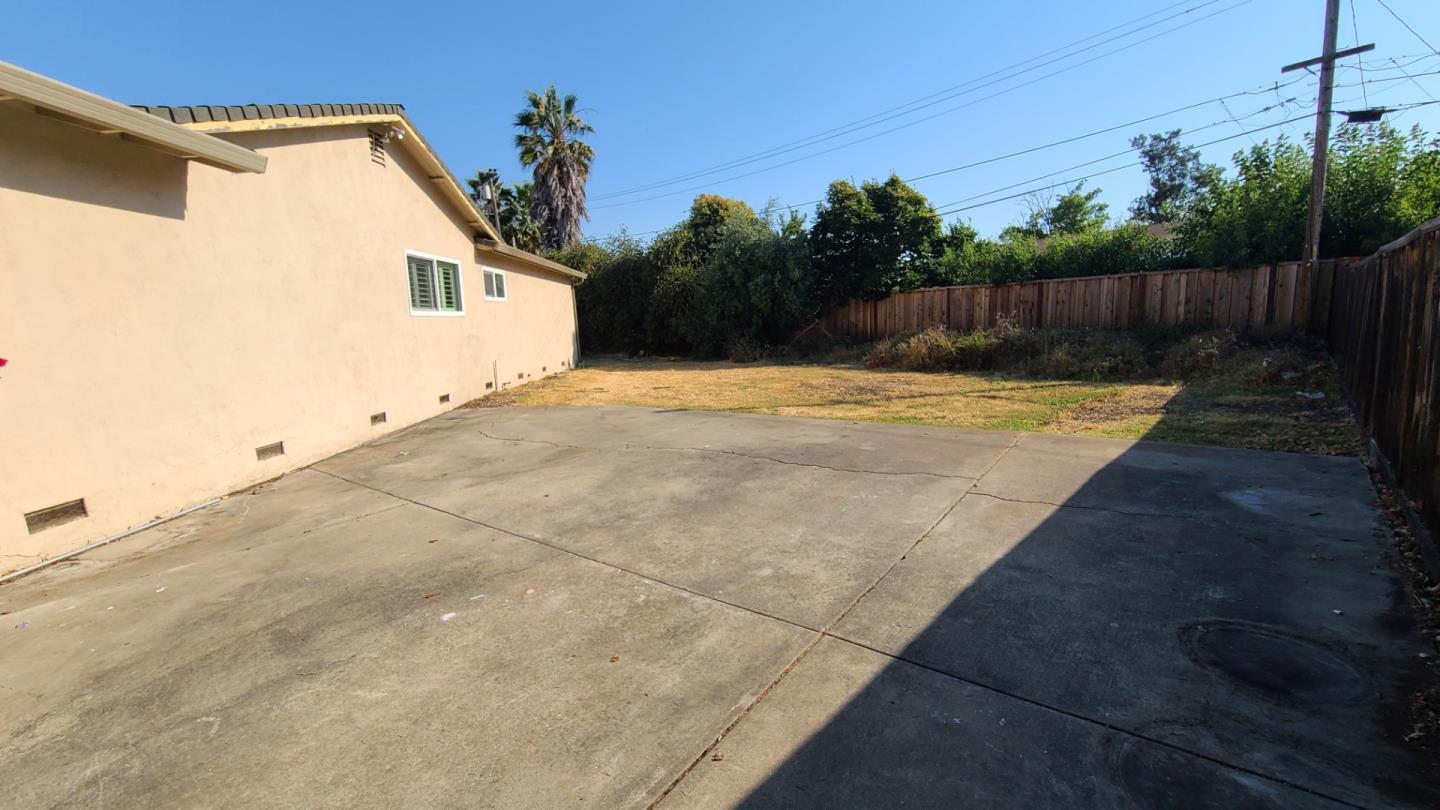 42633 Shoreham Park Court