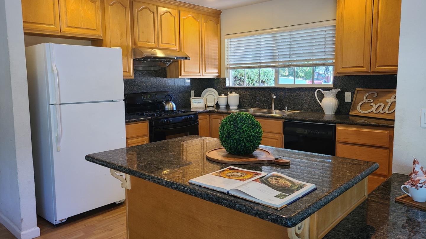 42633 Shoreham Park Court