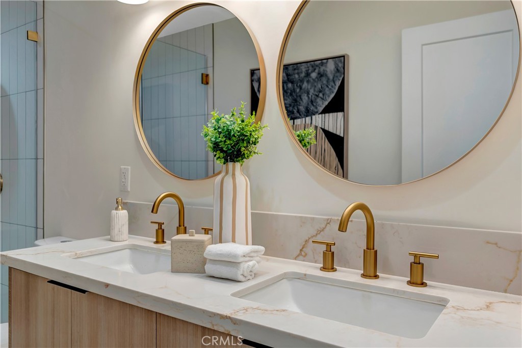 20921 Snug Harbor Circle