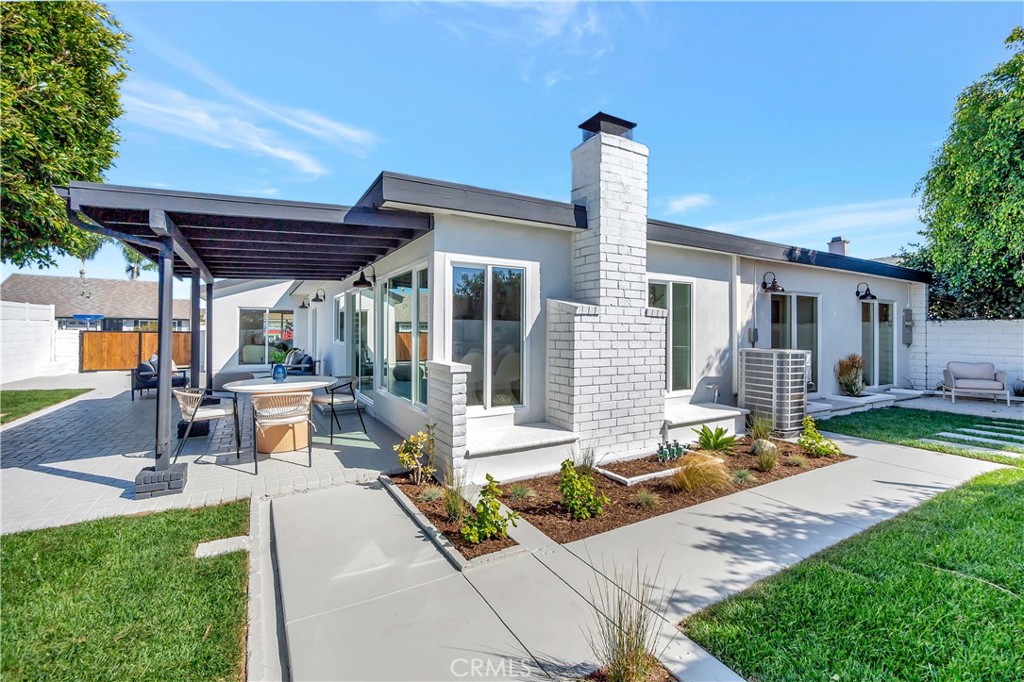 20921 Snug Harbor Circle