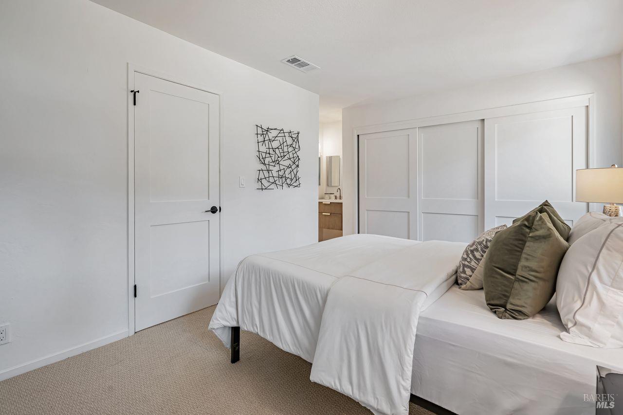 1267 Valley Oak Ct #F