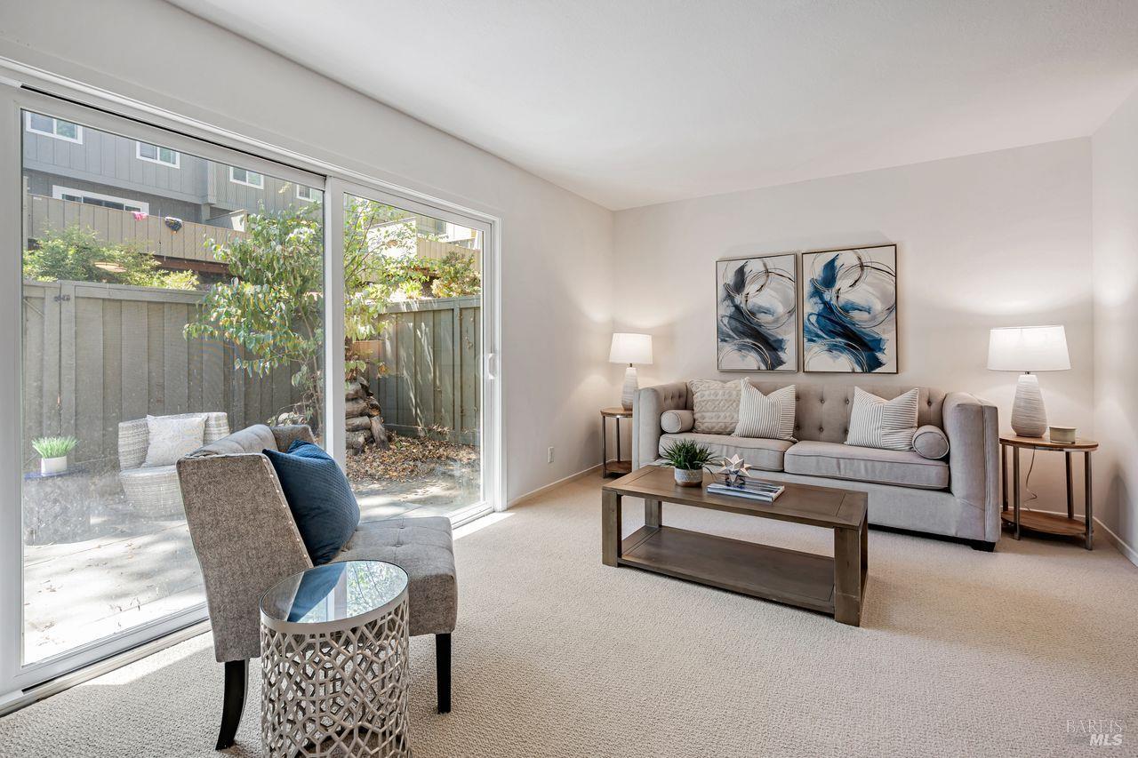 1267 Valley Oak Ct #F