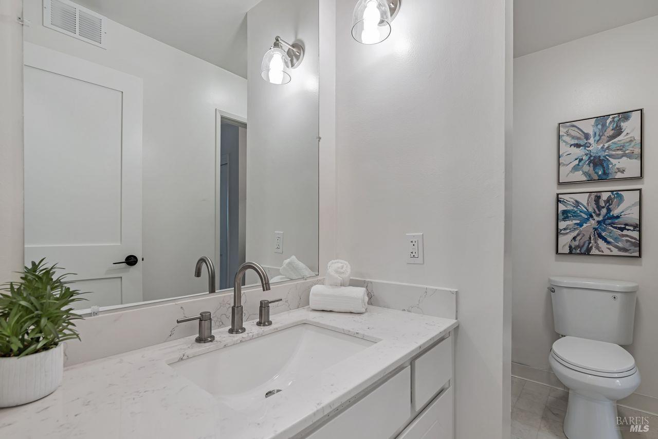 1267 Valley Oak Ct #F