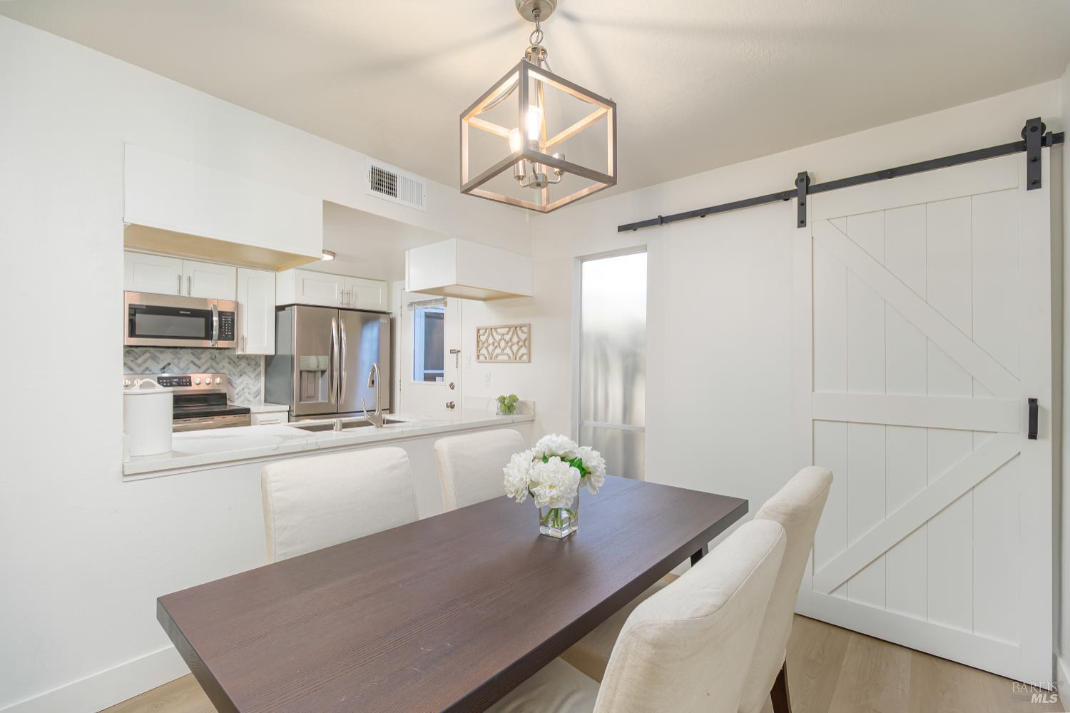 71 Roundtree Boulevard