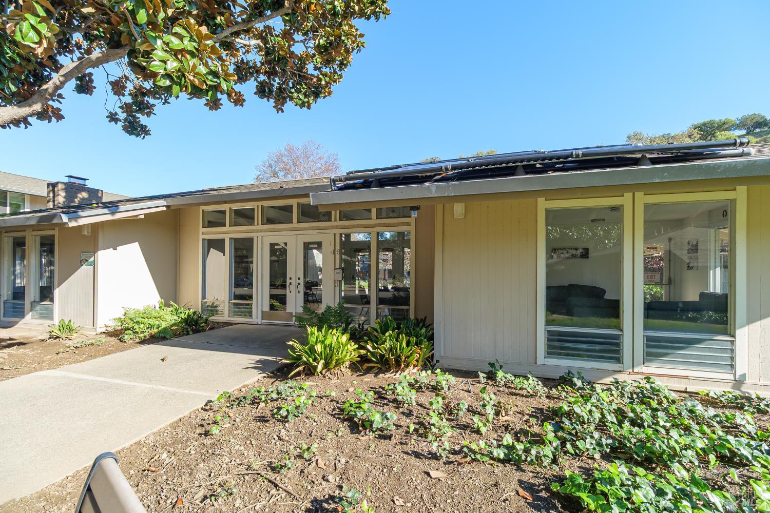 71 Roundtree Boulevard