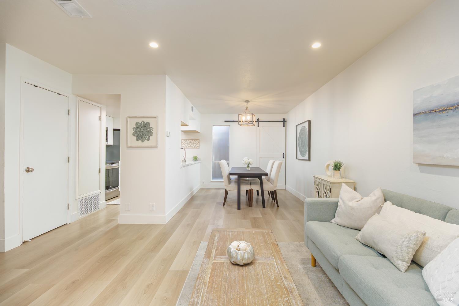 71 Roundtree Boulevard