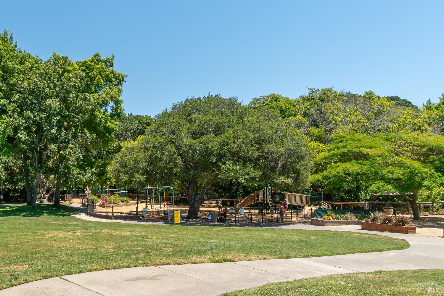 71 Roundtree Boulevard