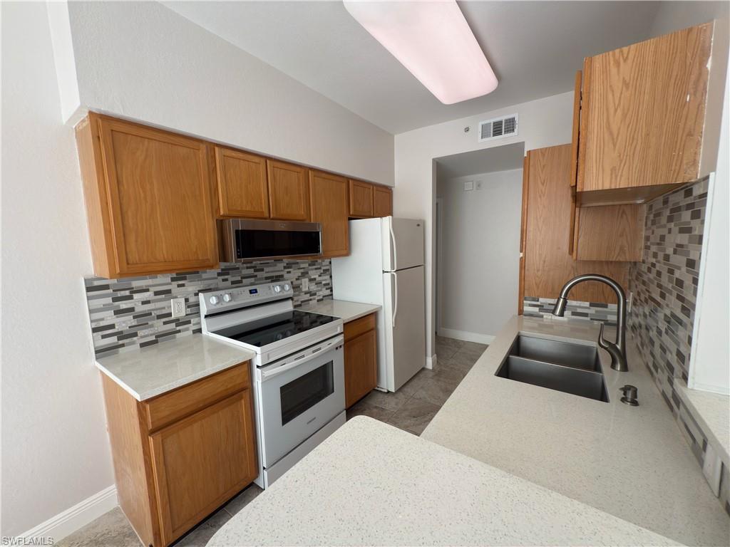7985 Preserve CIR # 1123