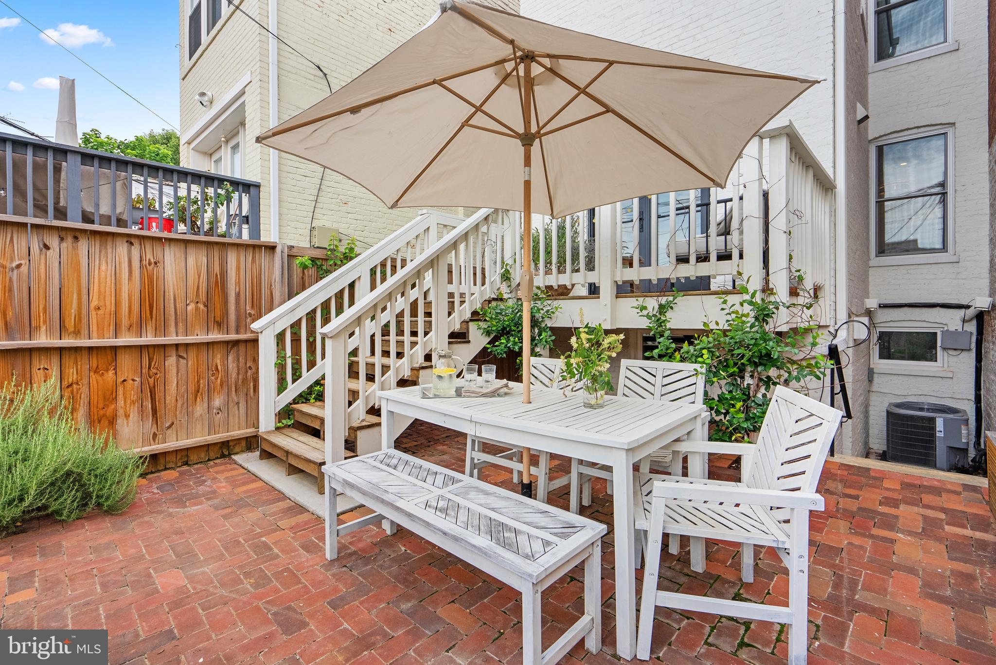 1511 A St SE