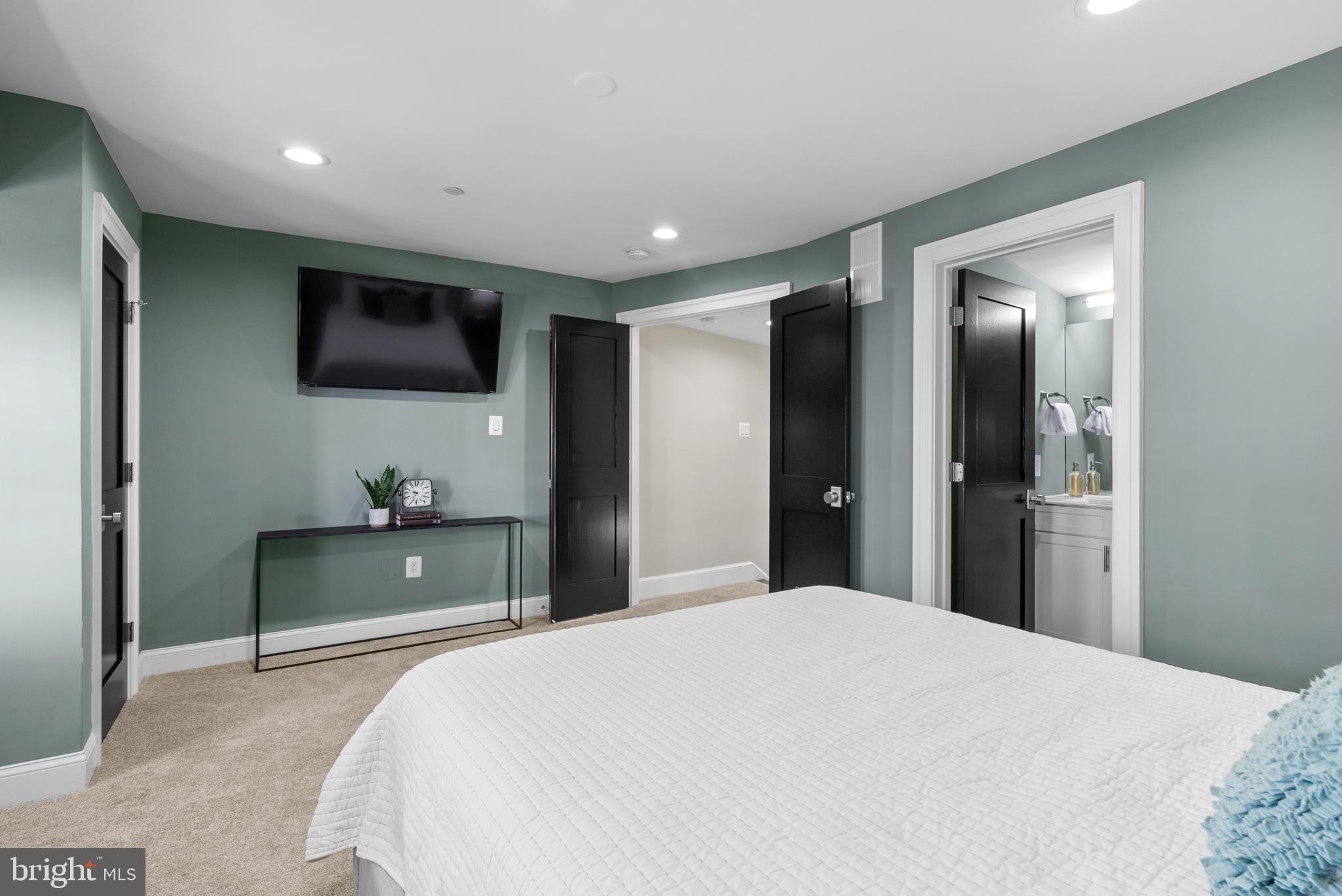 1338 Fairmont St NW #3