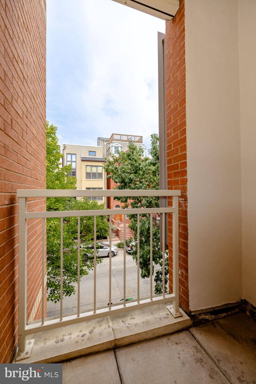 1464 Harvard St NW #8