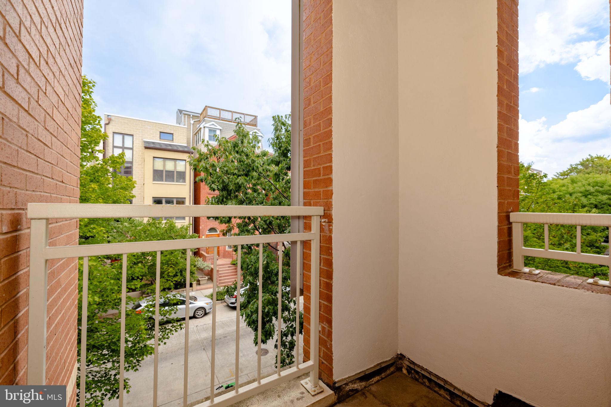 1464 Harvard St NW #8