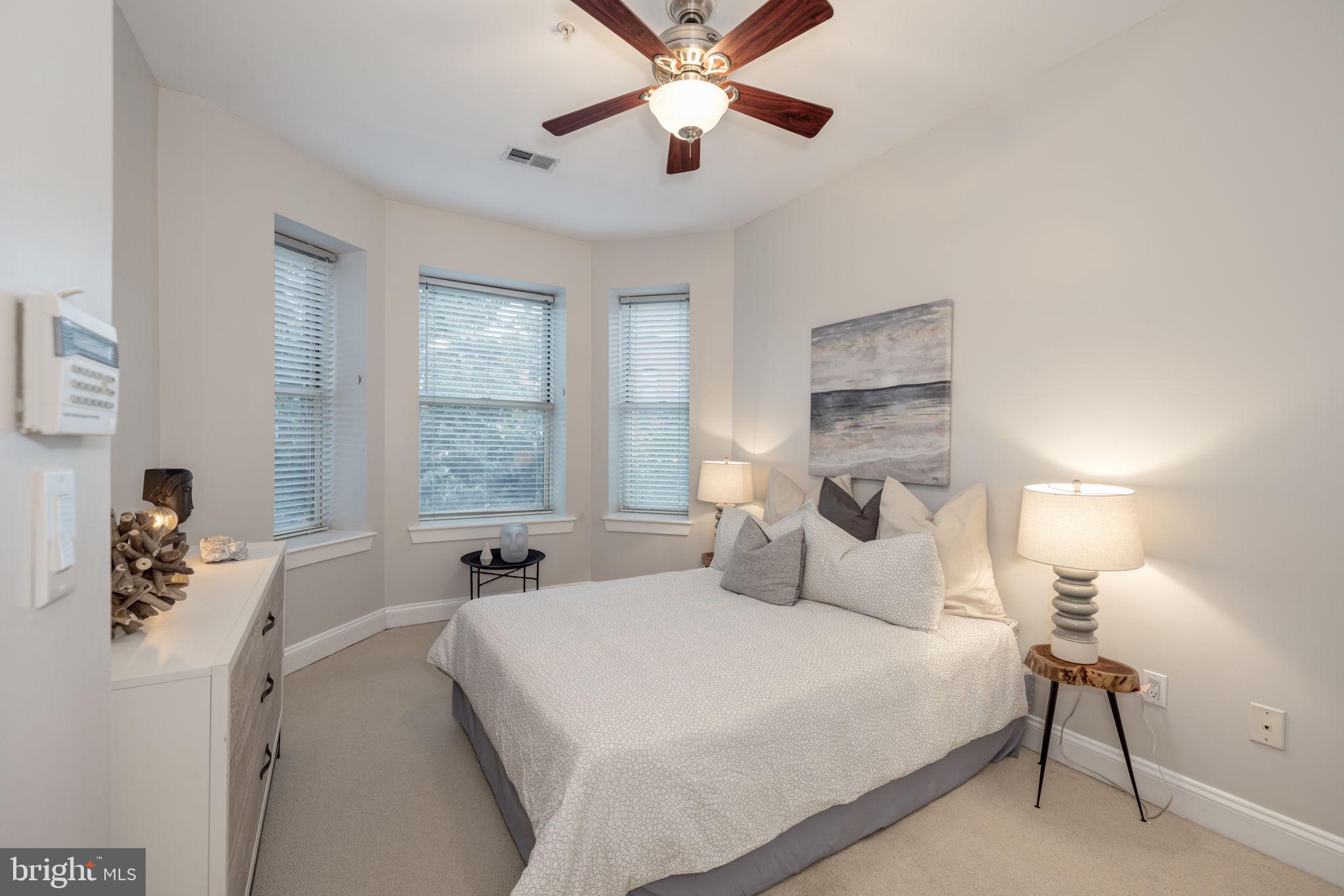 1464 Harvard St NW #8