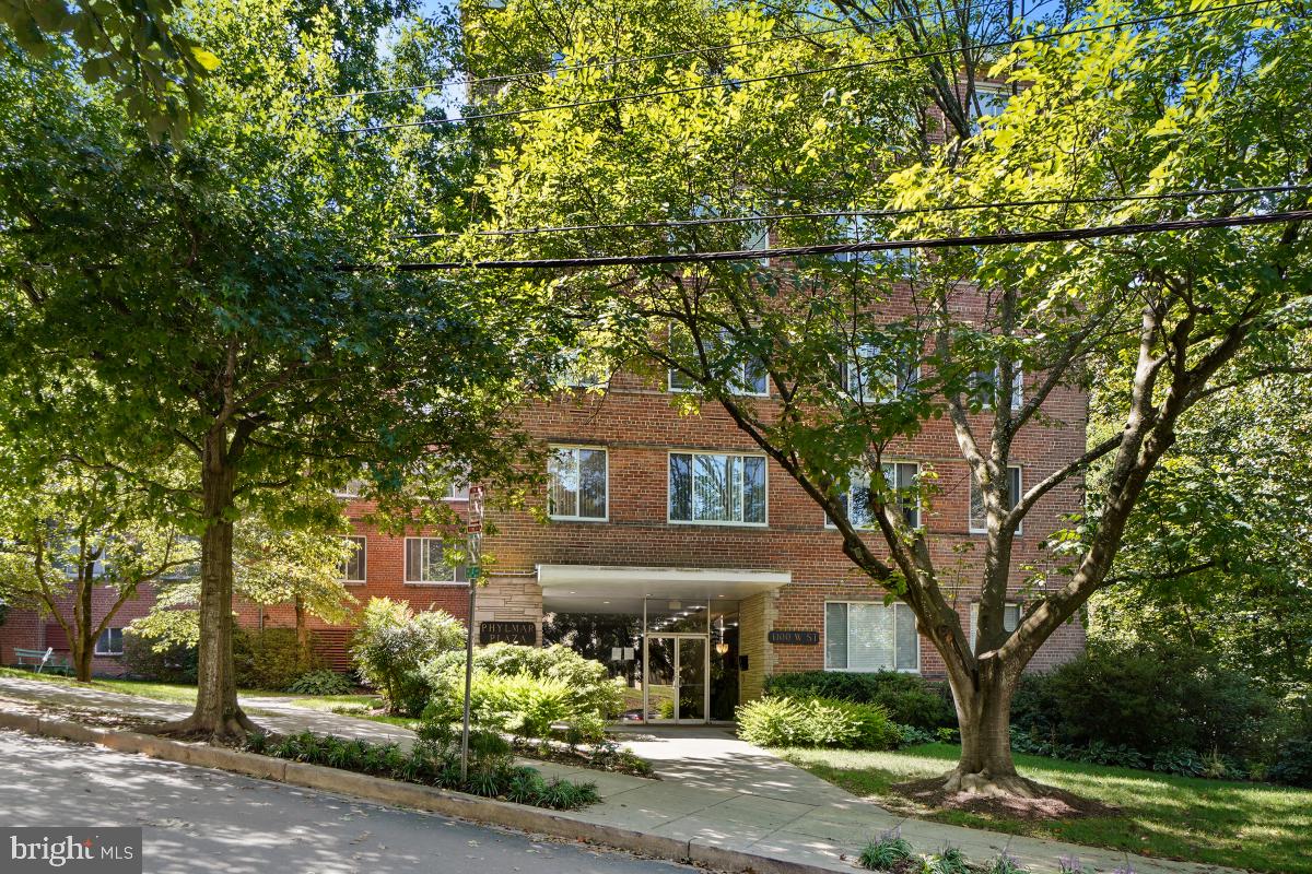4100 W St NW #102