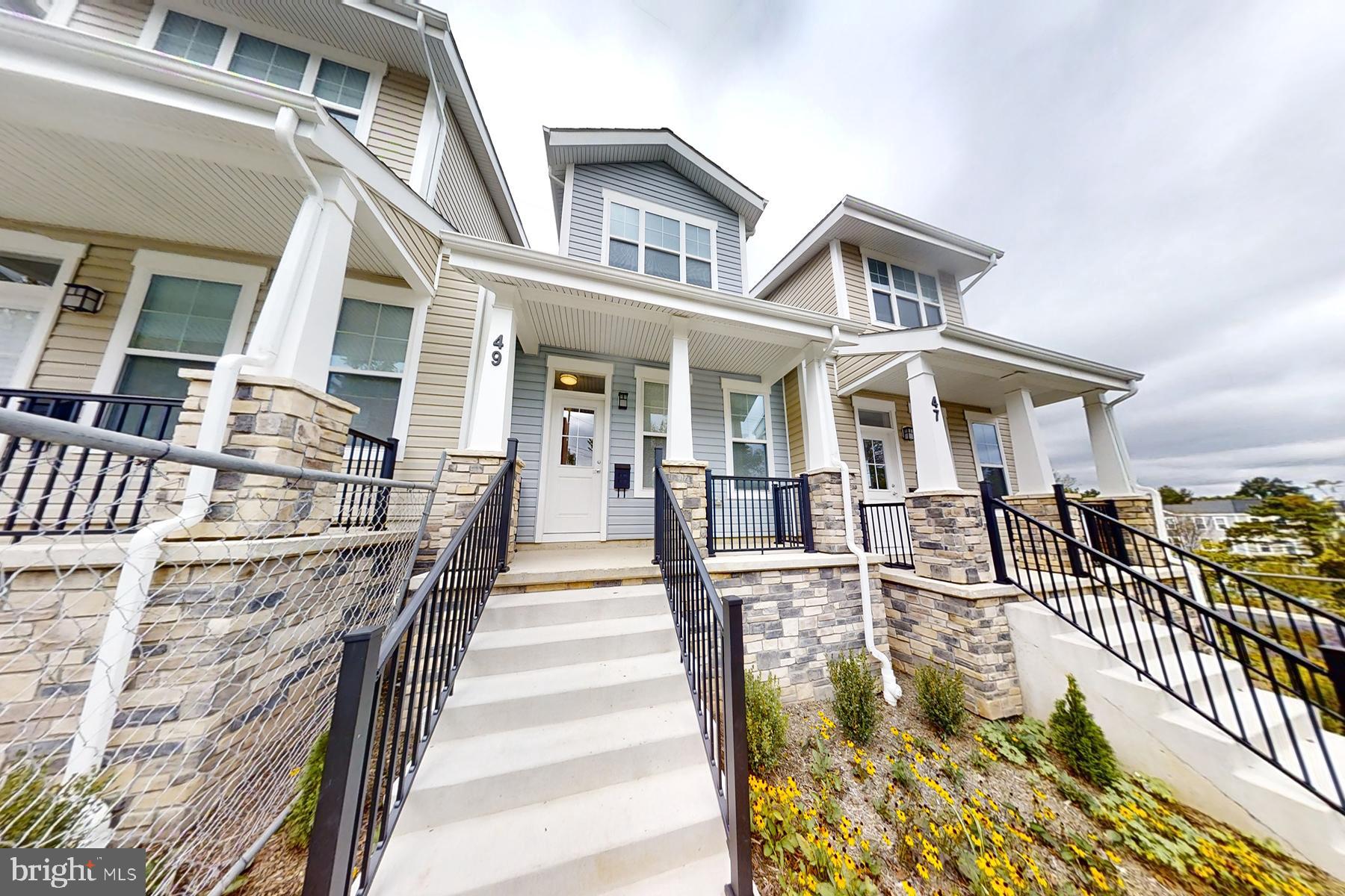 4906 Capitol NE