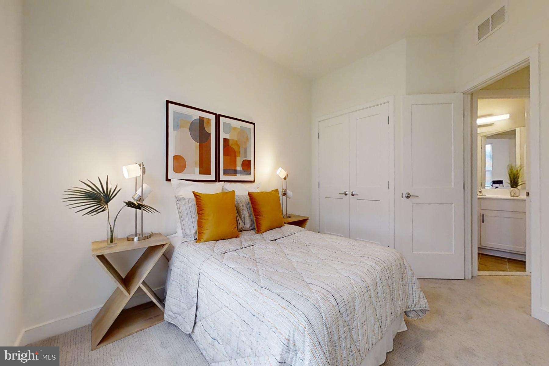 4906 Capitol NE