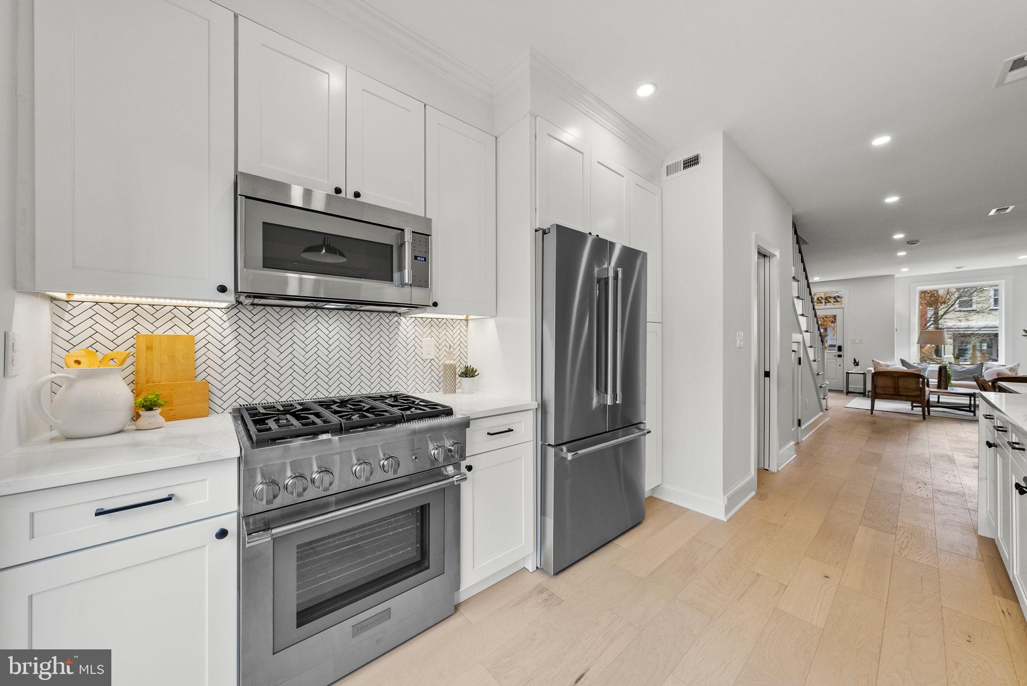 2228 12th St NW