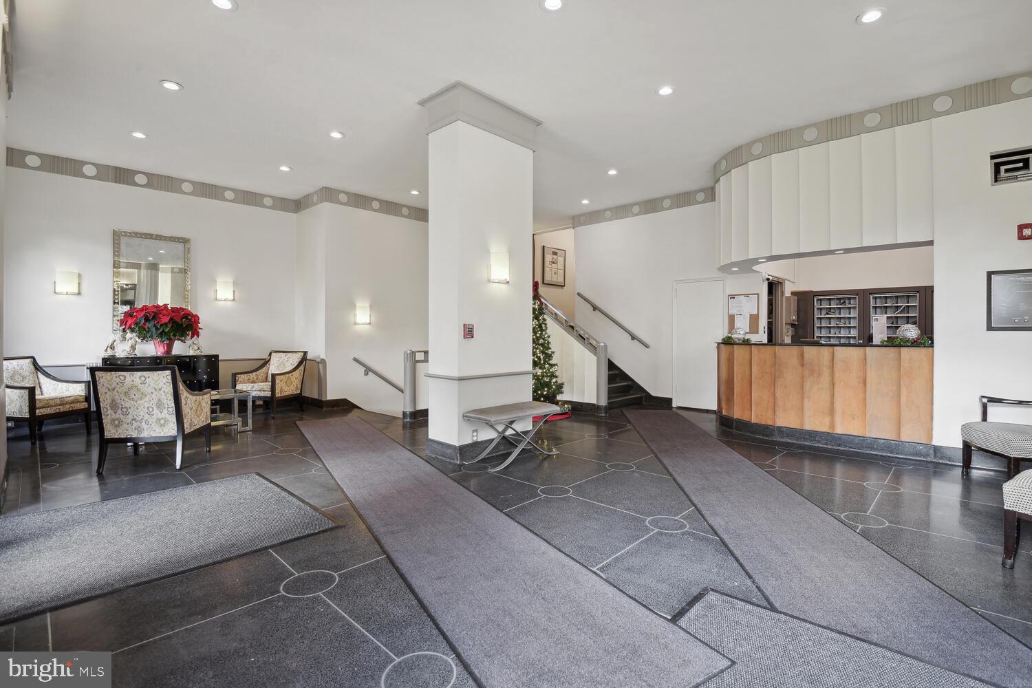 3901 Cathedral Ave NW #318