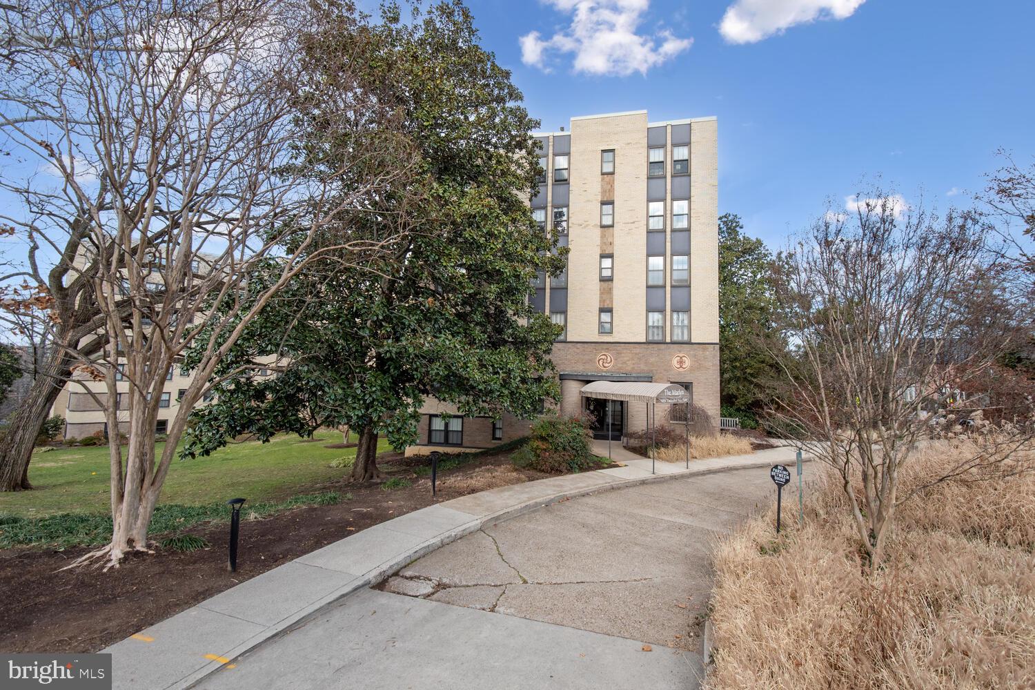 3901 Cathedral Ave NW #318